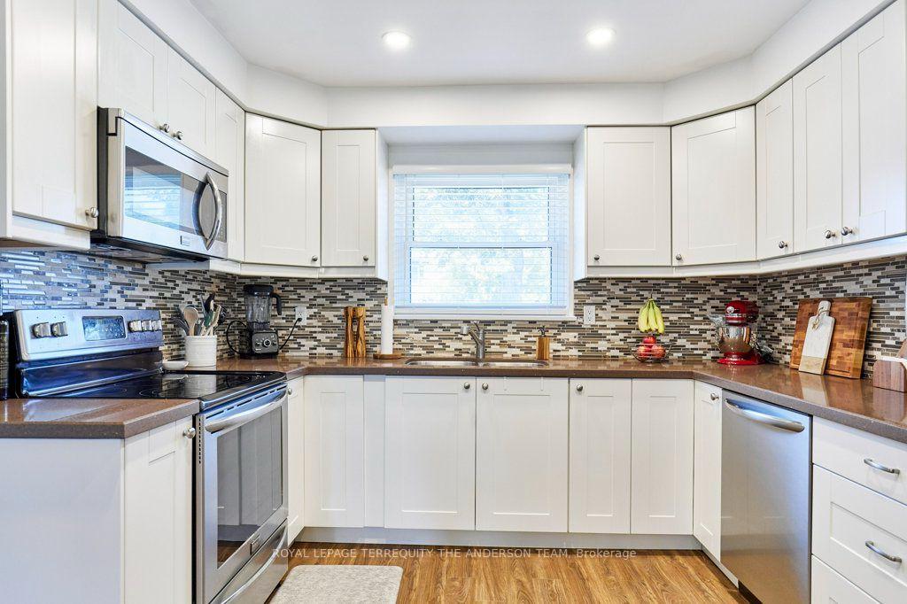 Photo 18 of 831 Gentry Crescent, Oshawa, Eastdale — HOMEH