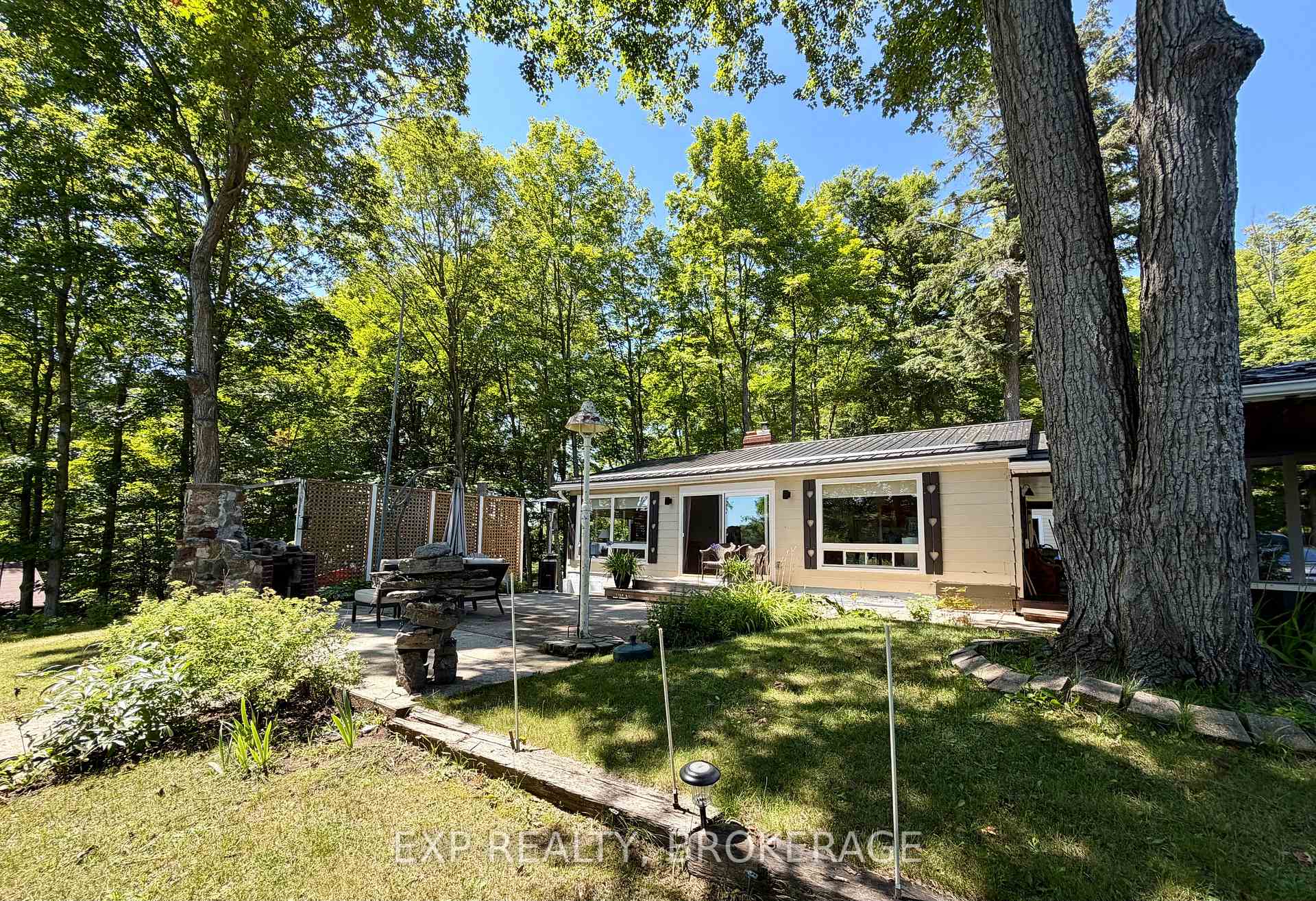 Photo 5 of 2107 Hambly Lane, South Frontenac, Frontenac South — HOMEH