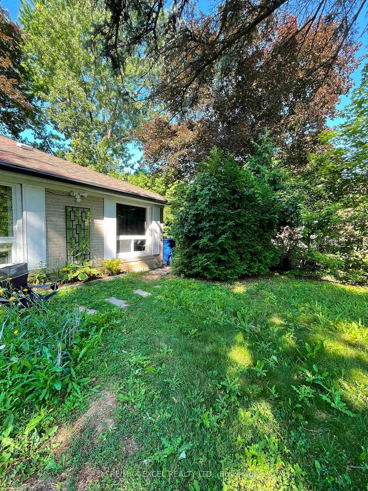 Photo 1 of Unit Basement, 23 Algonquin Crescent, Aurora, Aurora Heights — HOMEH
