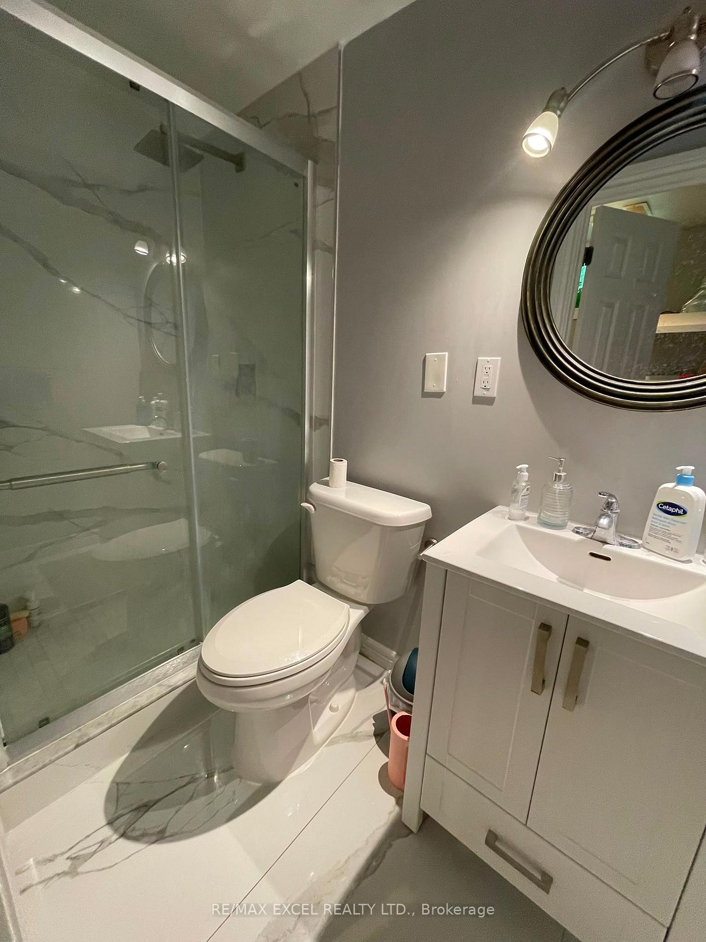 Photo 10 of Unit Basement, 23 Algonquin Crescent, Aurora, Aurora Heights — HOMEH