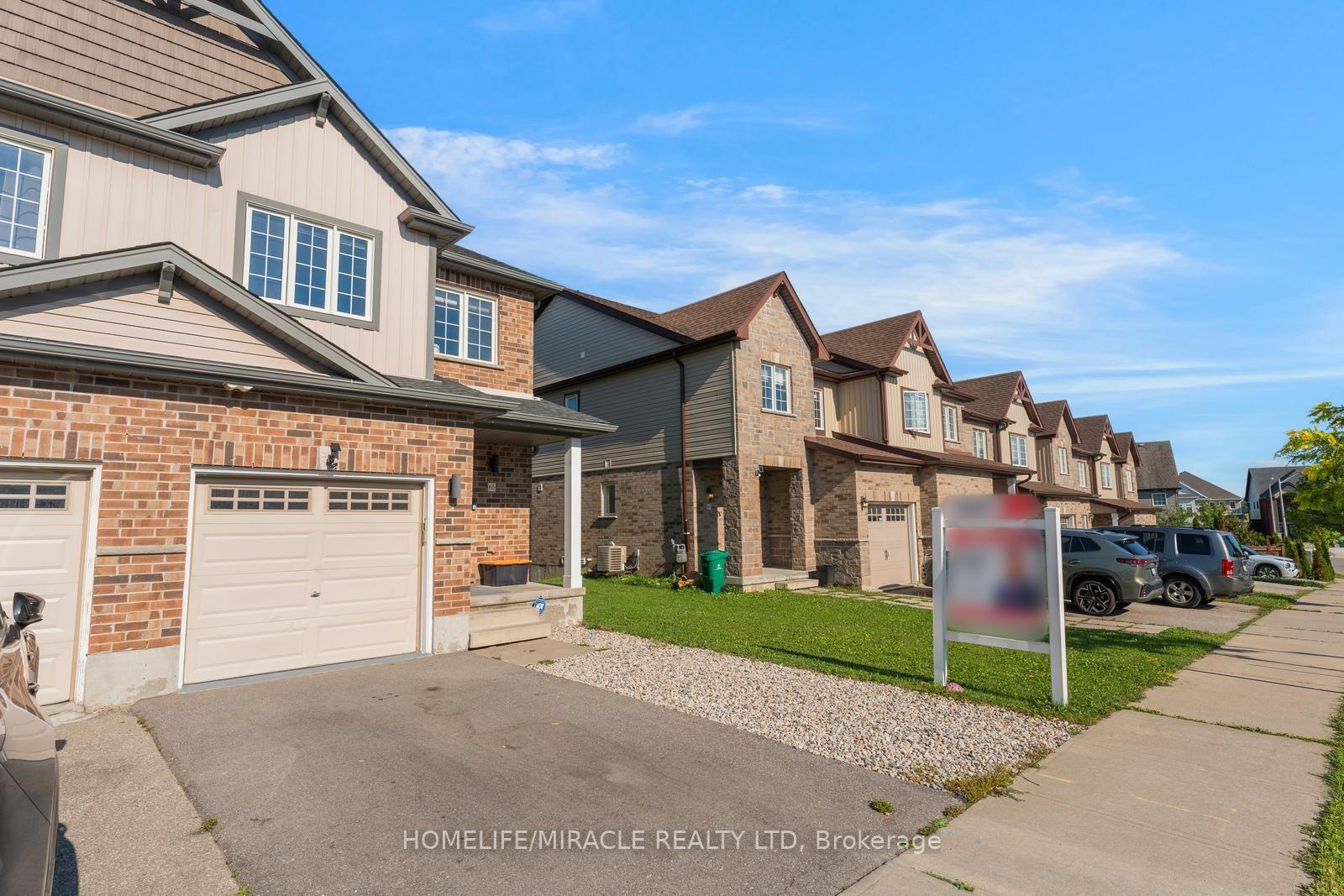 Photo 4 of 65 Renfrew Street, Kitchener, Huron Park — HOMEH