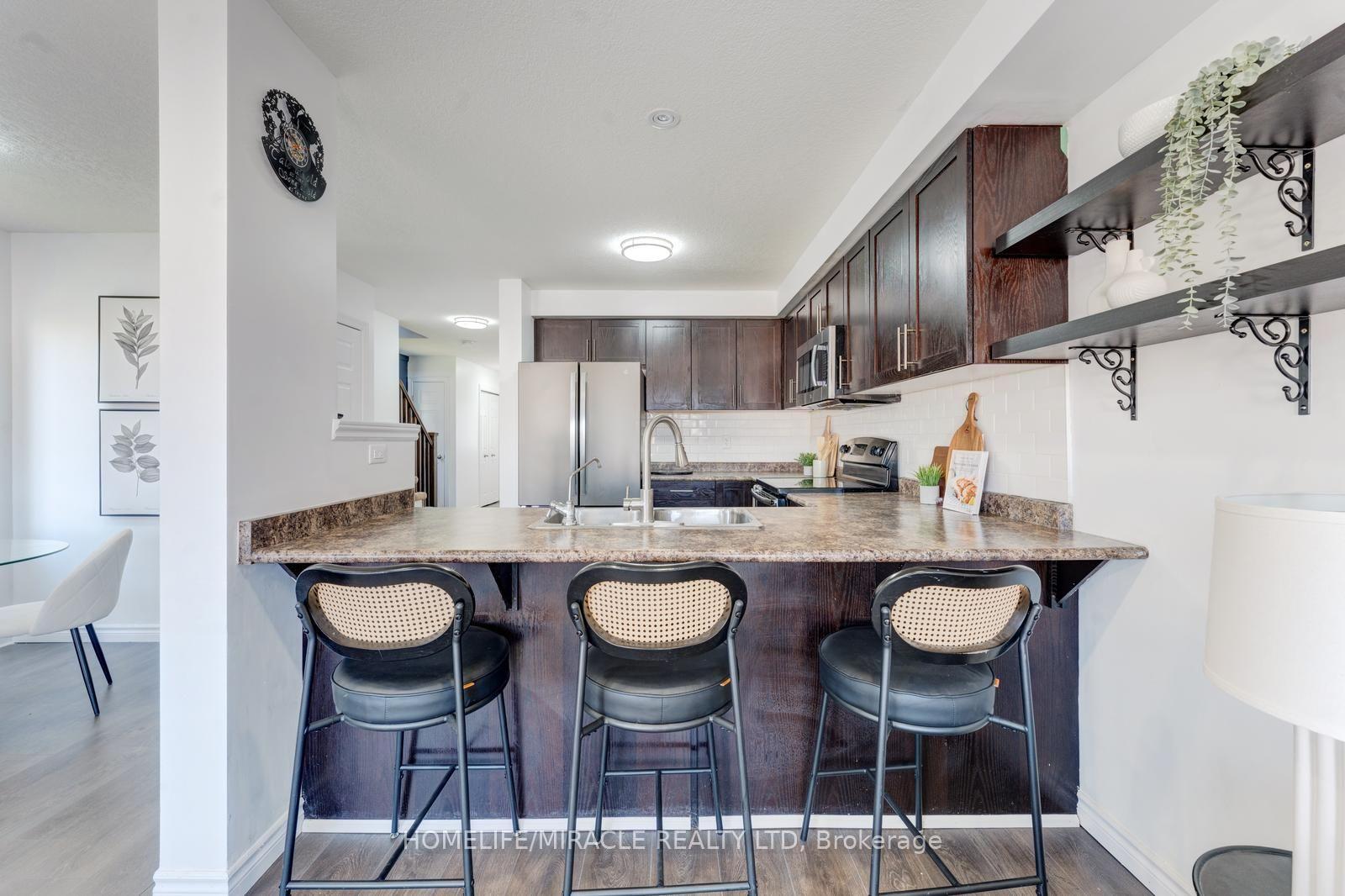 Photo 12 of 65 Renfrew Street, Kitchener, Huron Park — HOMEH