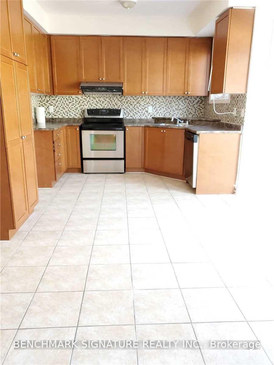 Photo 2 of 267 Hammersly Boulevard, Markham, Wismer — HOMEH
