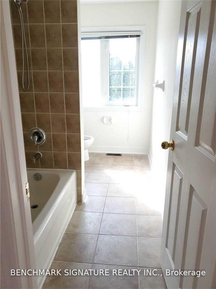 Photo 10 of 267 Hammersly Boulevard, Markham, Wismer — HOMEH