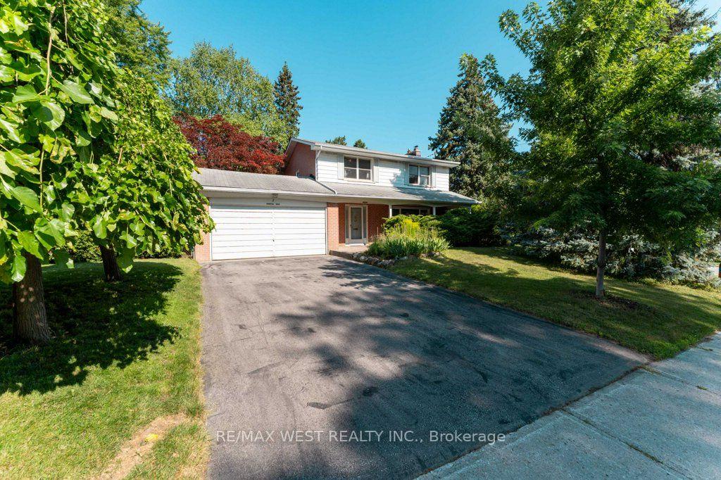Photo 2 of 2 Robinter Drive, North York, Newtonbrook East — HOMEH