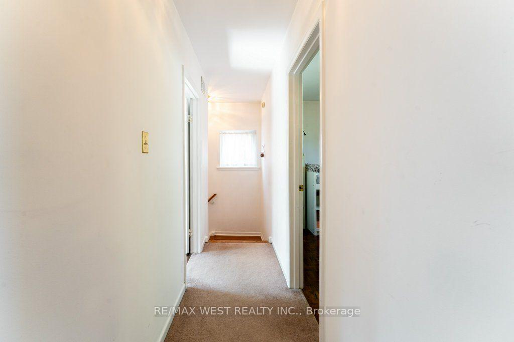Photo 22 of 2 Robinter Drive, North York, Newtonbrook East — HOMEH
