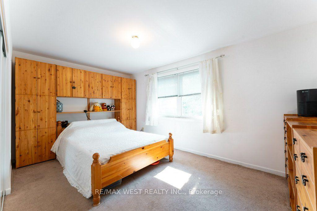Photo 25 of 2 Robinter Drive, North York, Newtonbrook East — HOMEH
