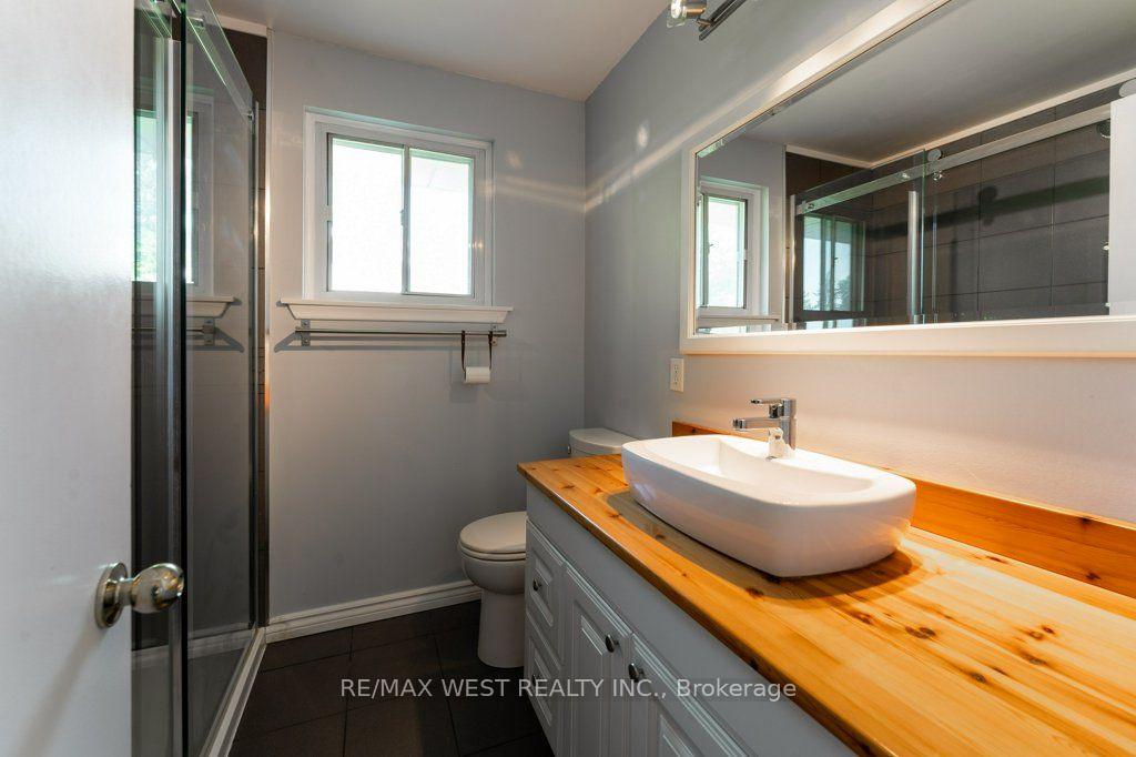 Photo 28 of 2 Robinter Drive, North York, Newtonbrook East — HOMEH
