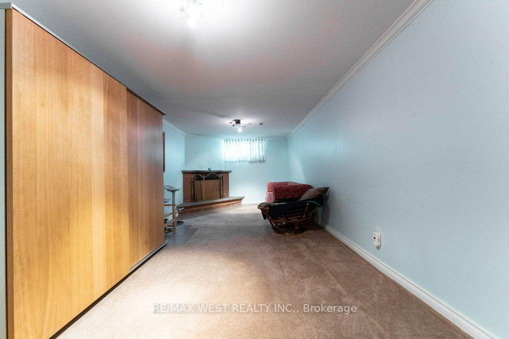 Photo 30 of 2 Robinter Drive, North York, Newtonbrook East — HOMEH