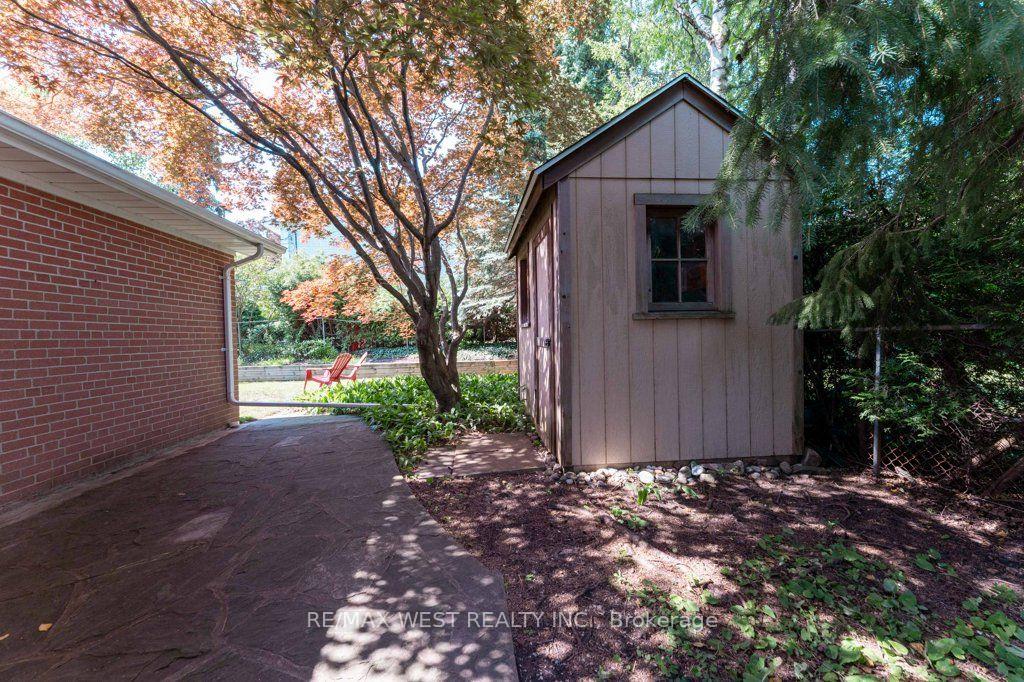 Photo 36 of 2 Robinter Drive, North York, Newtonbrook East — HOMEH