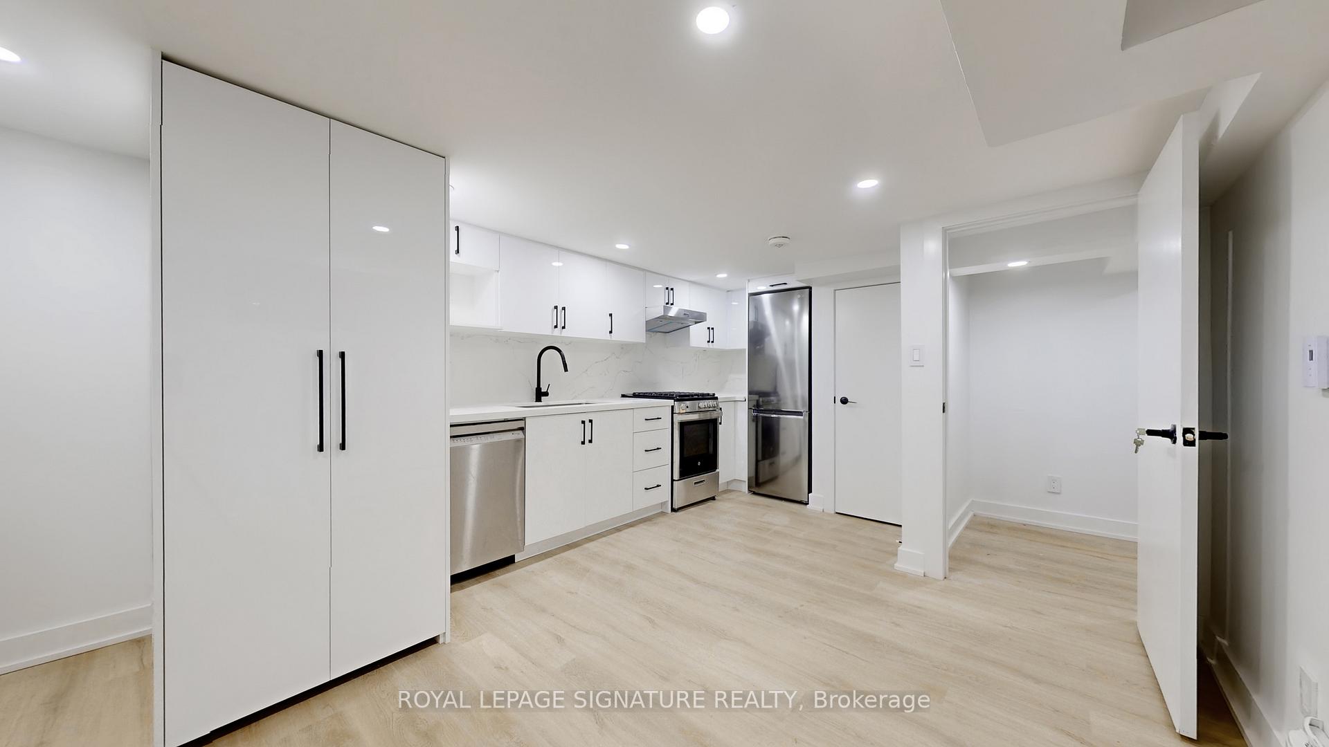 Photo 4 of Unit Lower B, 250 Major Street, Toronto, University — HOMEH