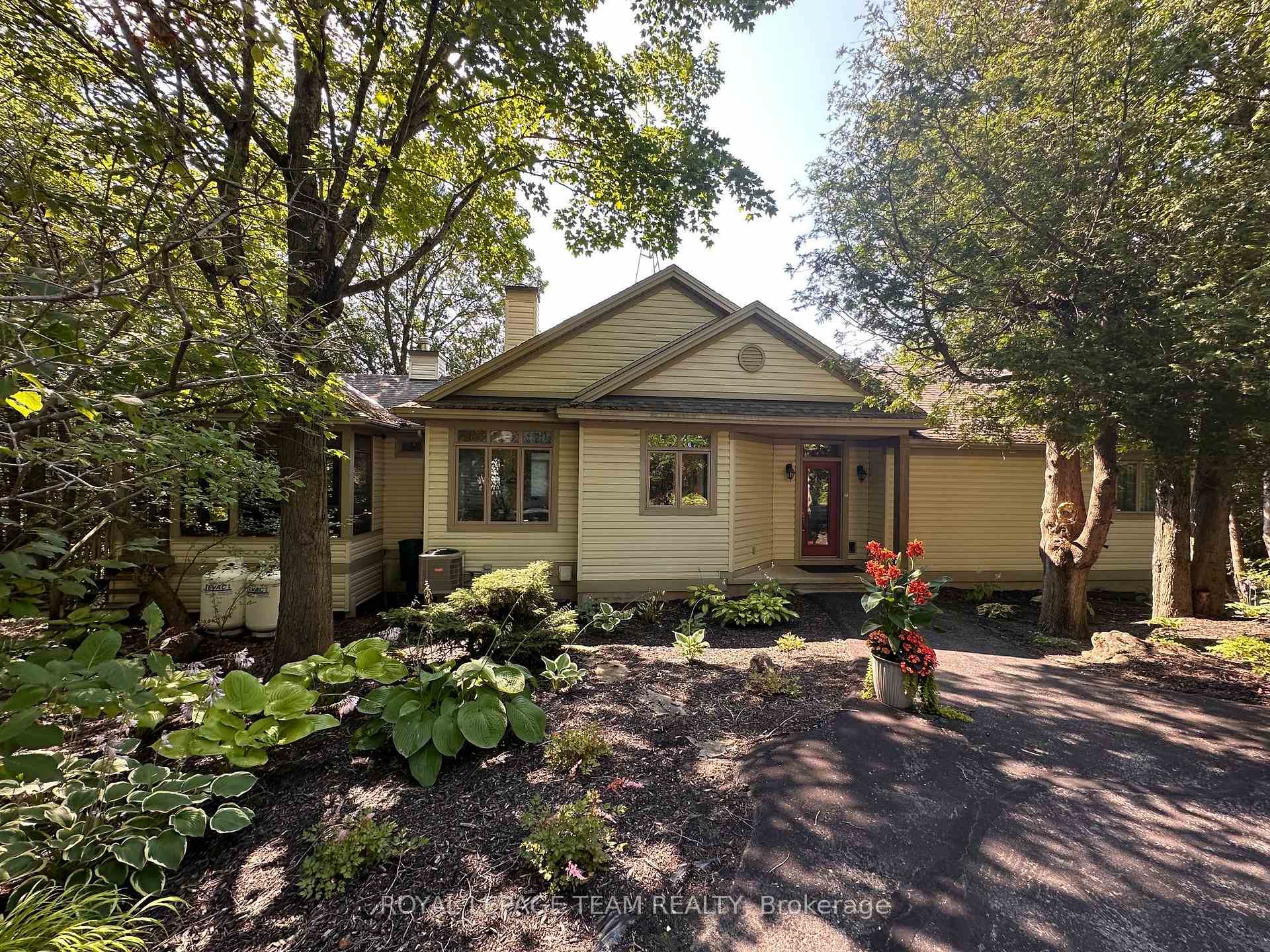 Photo 1 of 912 Maple Hill Road, North Grenville, North Grenville Twp (Kemptville South) — HOMEH