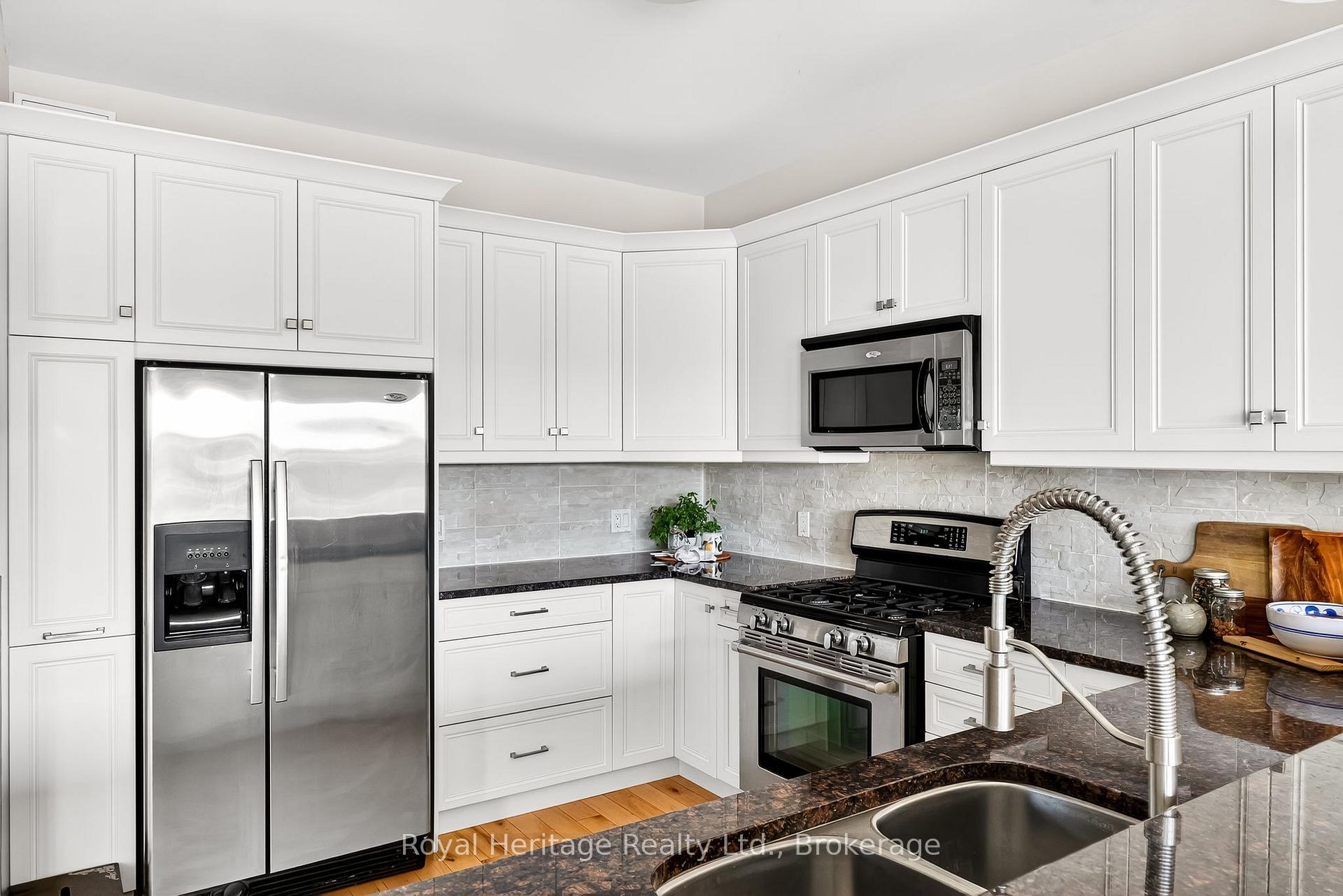 Photo 11 of 32 Edgewater Drive, Brighton — HOMEH