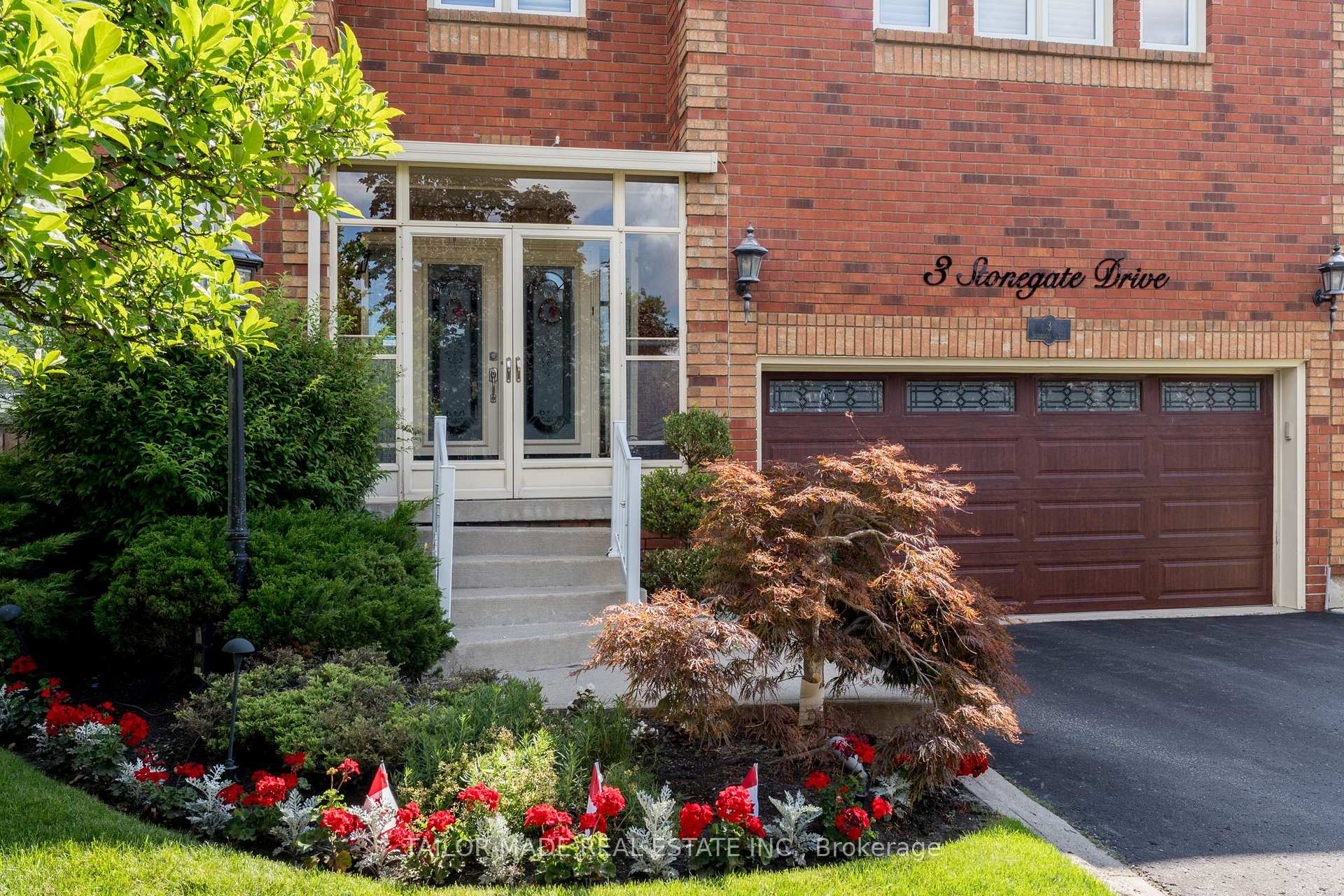 Photo 5 of 3 Stonegate Drive, Brampton, Snelgrove — HOMEH