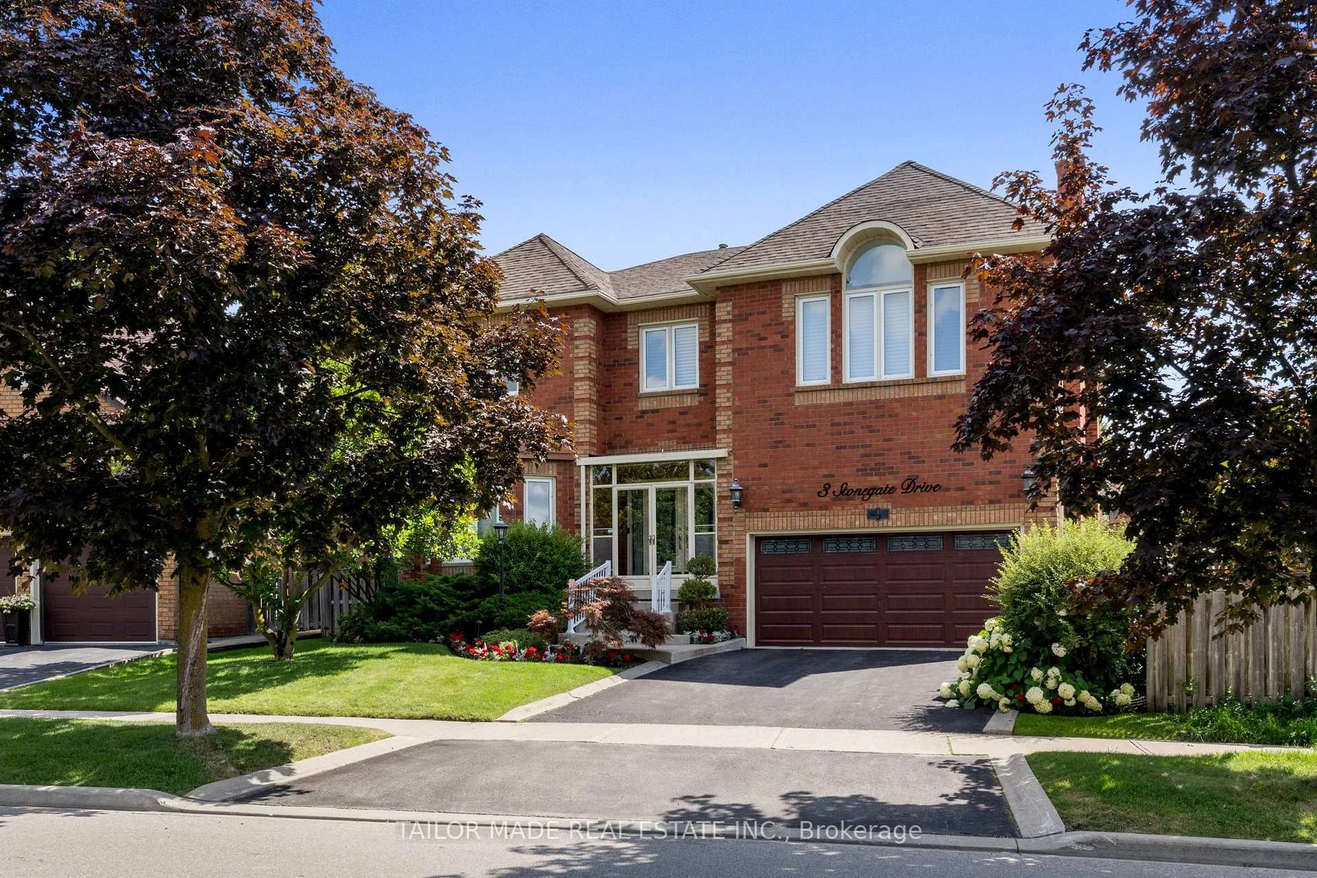 Photo 2 of 3 Stonegate Drive, Brampton, Snelgrove — HOMEH