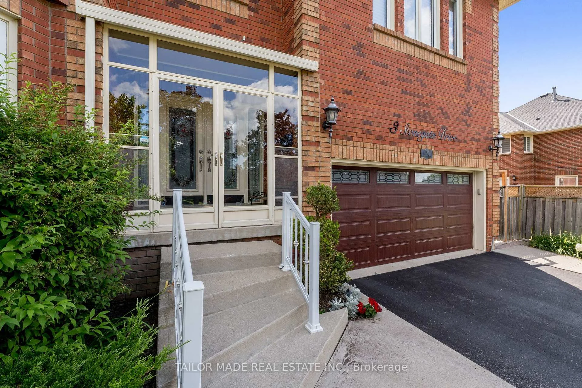 Photo 6 of 3 Stonegate Drive, Brampton, Snelgrove — HOMEH