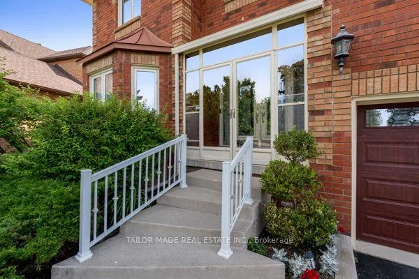 Photo 19 of 3 Stonegate Drive, Brampton, Snelgrove — HOMEH