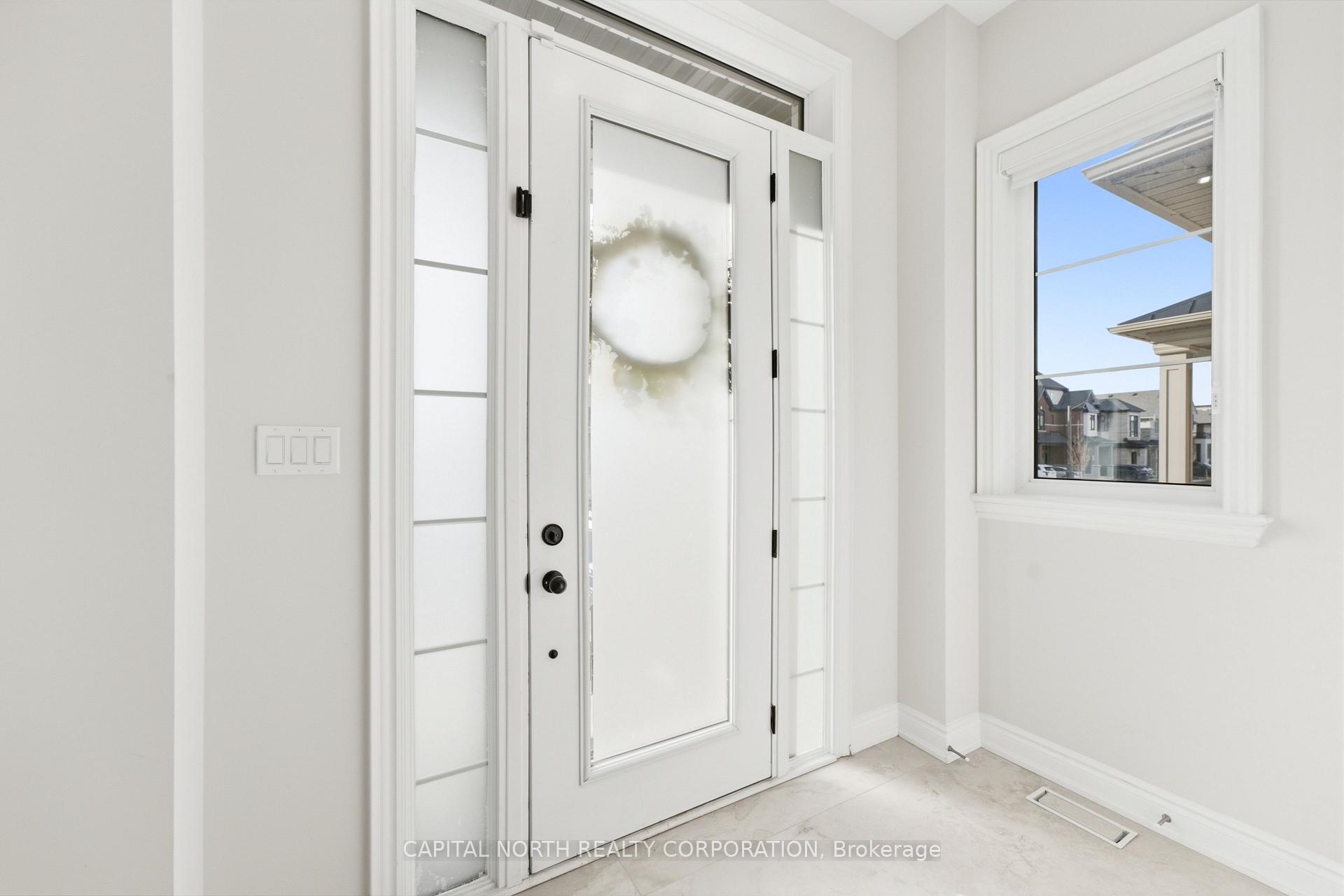 Photo 4 of 1344 Hydrangea Gardens, Oakville, Joshua Meadows — HOMEH