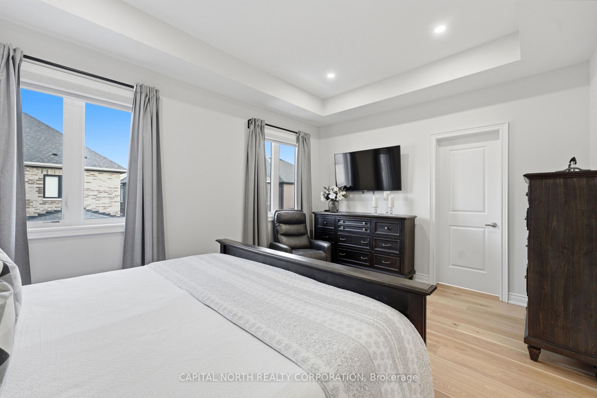 Photo 31 of 1344 Hydrangea Gardens, Oakville, Joshua Meadows — HOMEH