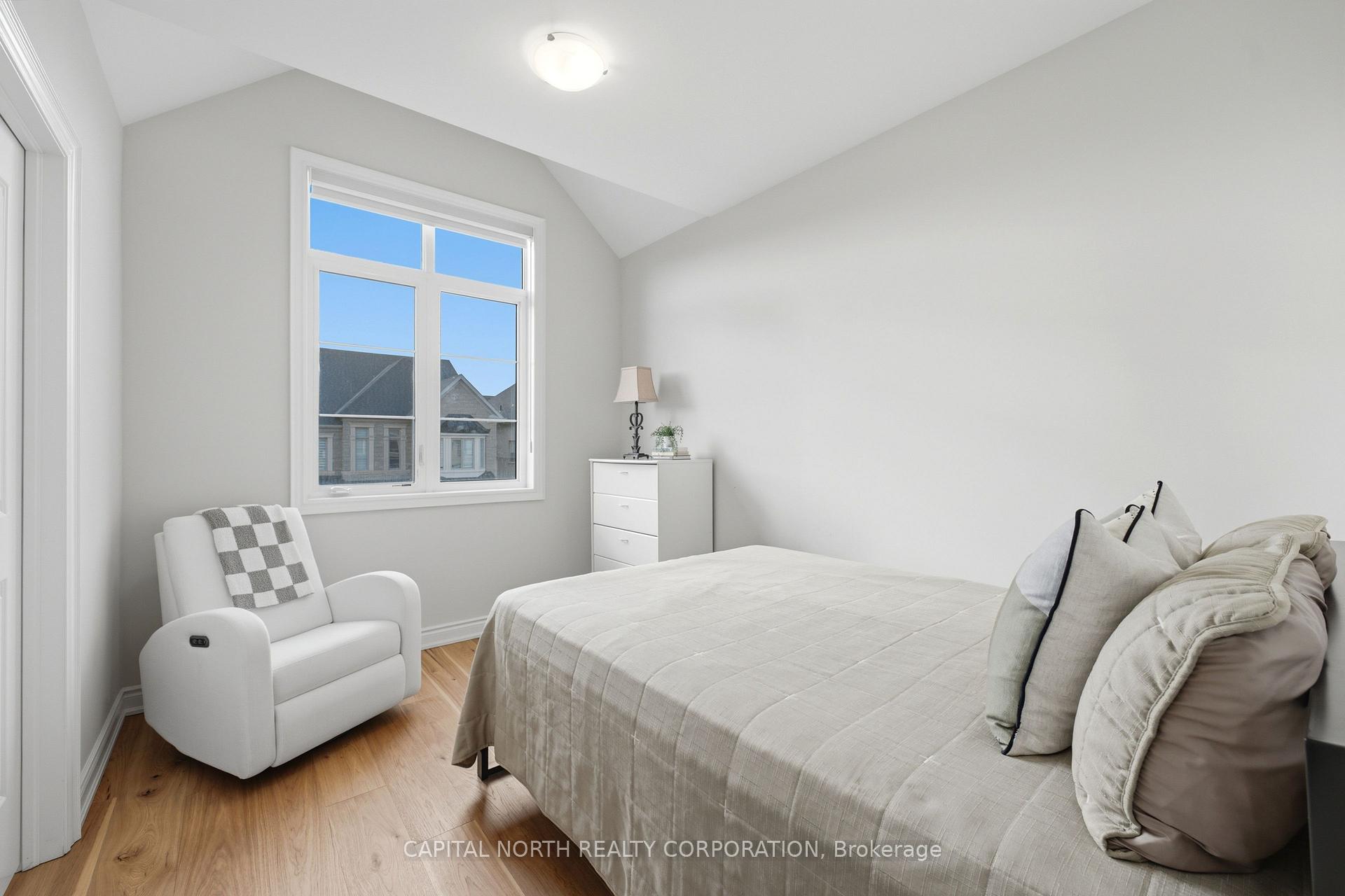 Photo 34 of 1344 Hydrangea Gardens, Oakville, Joshua Meadows — HOMEH