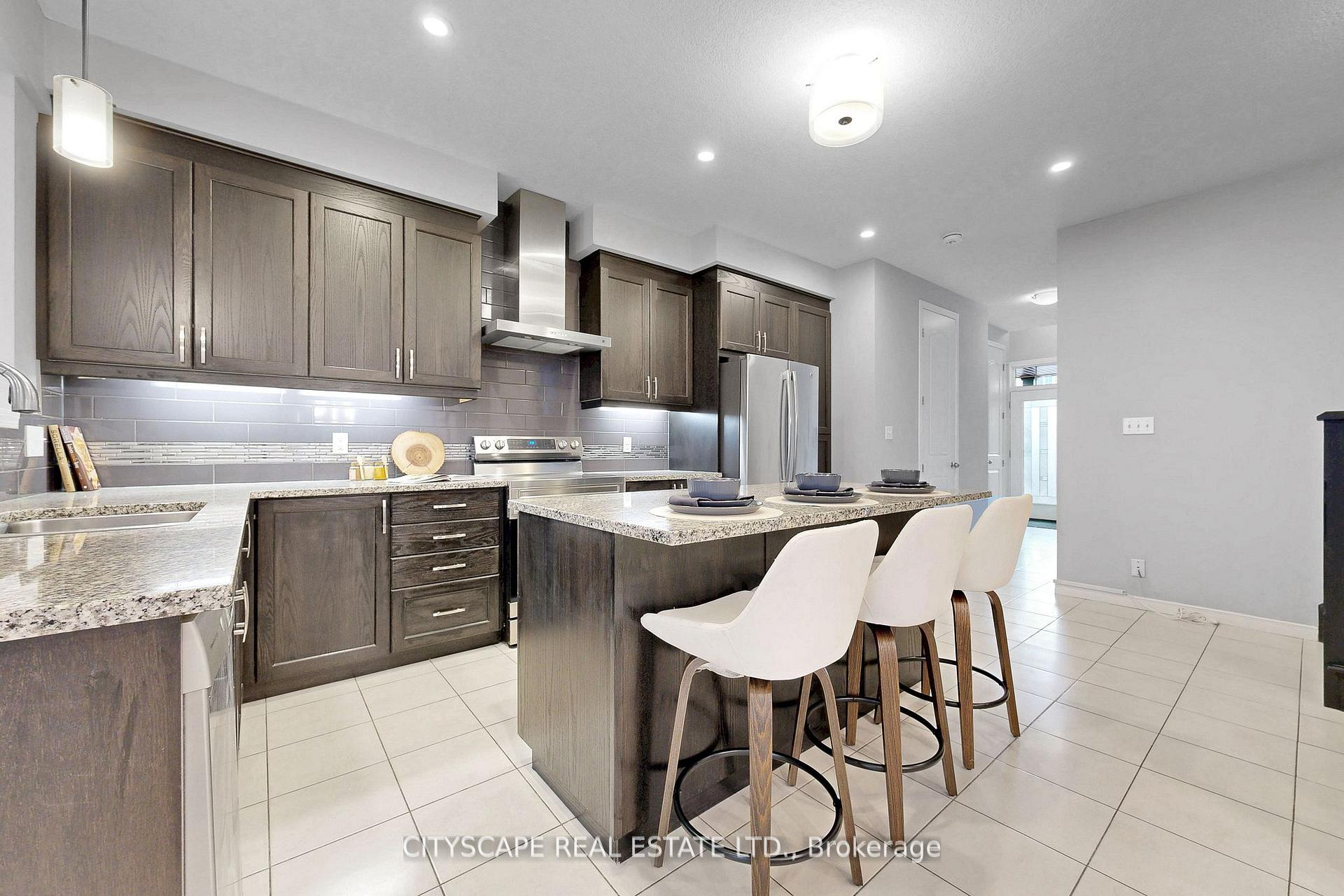 Photo 11 of 274 Buttonbush Street, Waterloo, Columbia Forest/Clair Hills — HOMEH