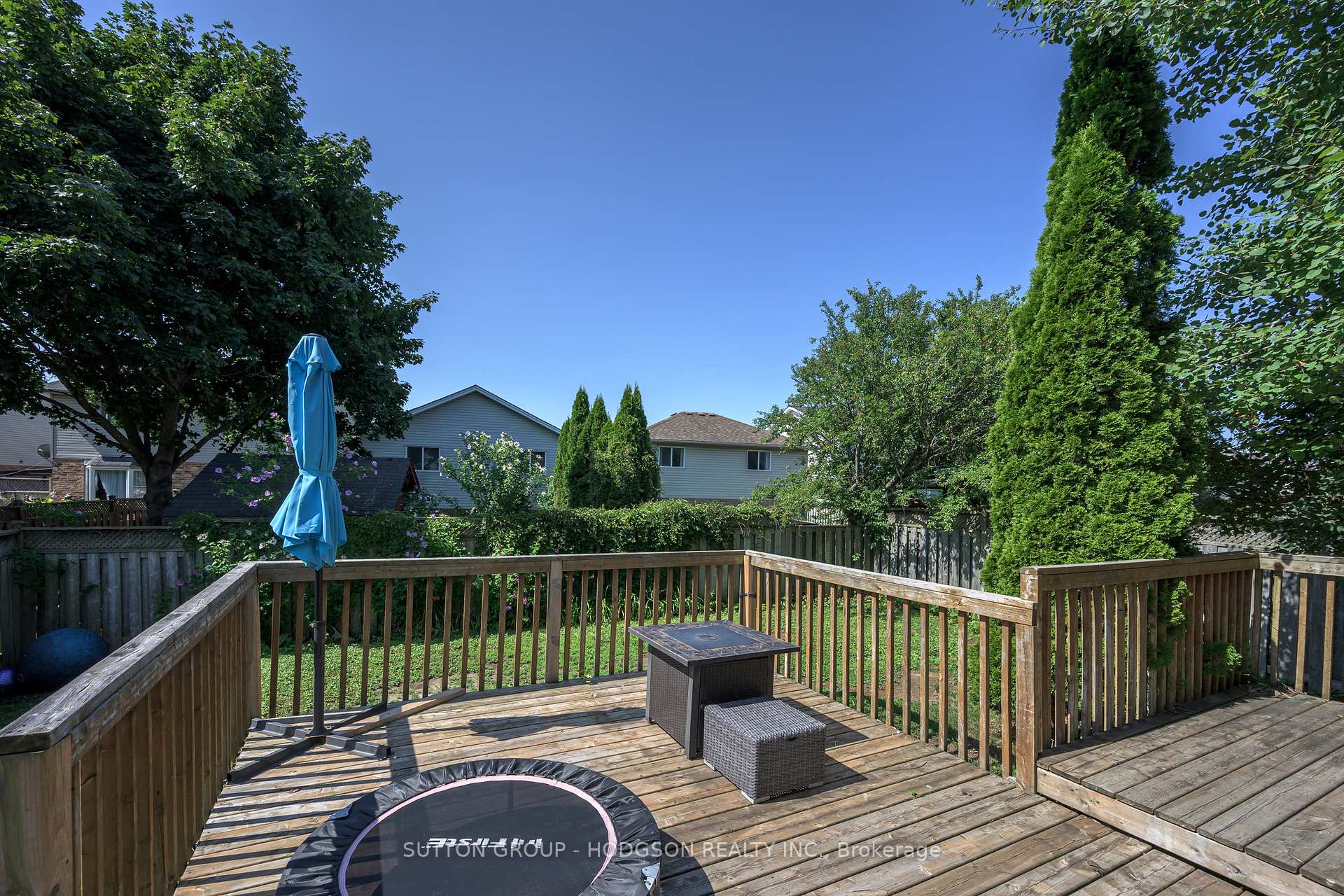 Photo 2 of 171 Emerald Road, London, South U — HOMEH