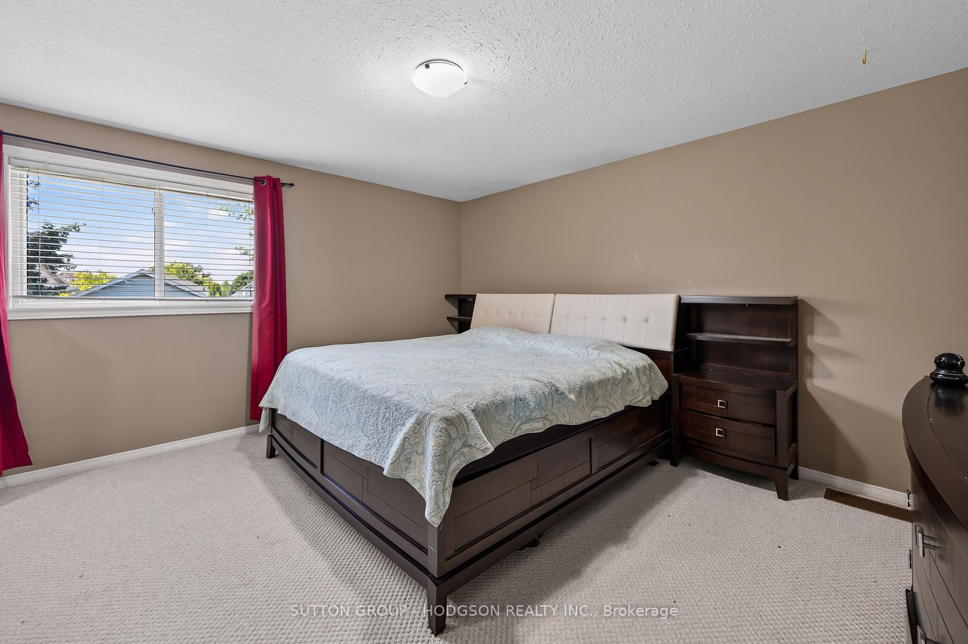 Photo 10 of 171 Emerald Road, London, South U — HOMEH
