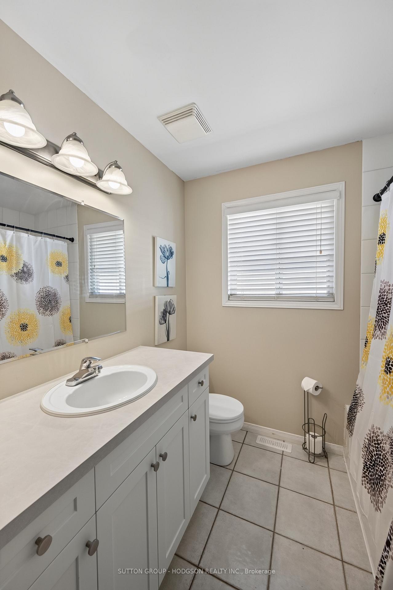 Photo 14 of 171 Emerald Road, London, South U — HOMEH