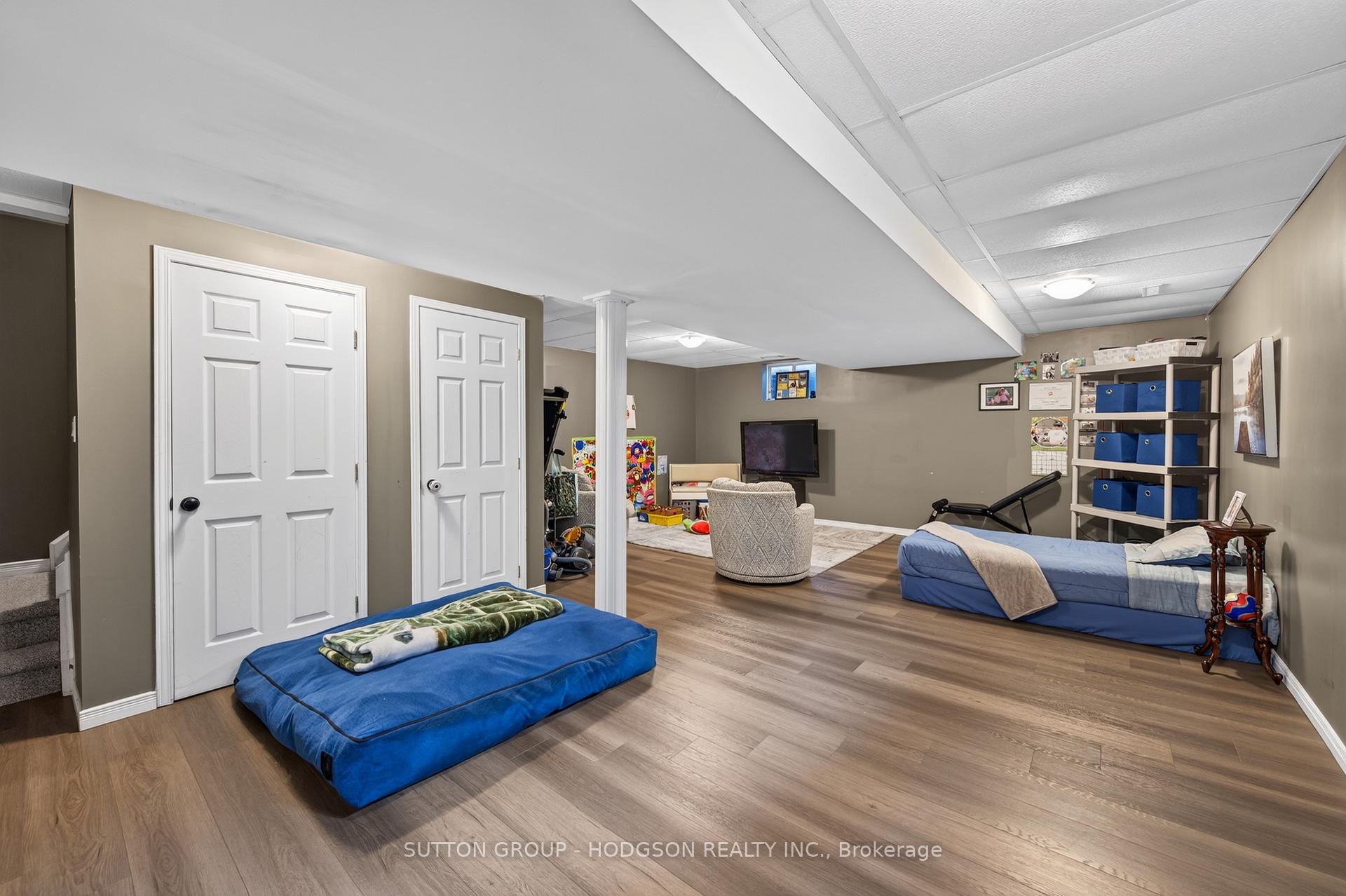 Photo 15 of 171 Emerald Road, London, South U — HOMEH