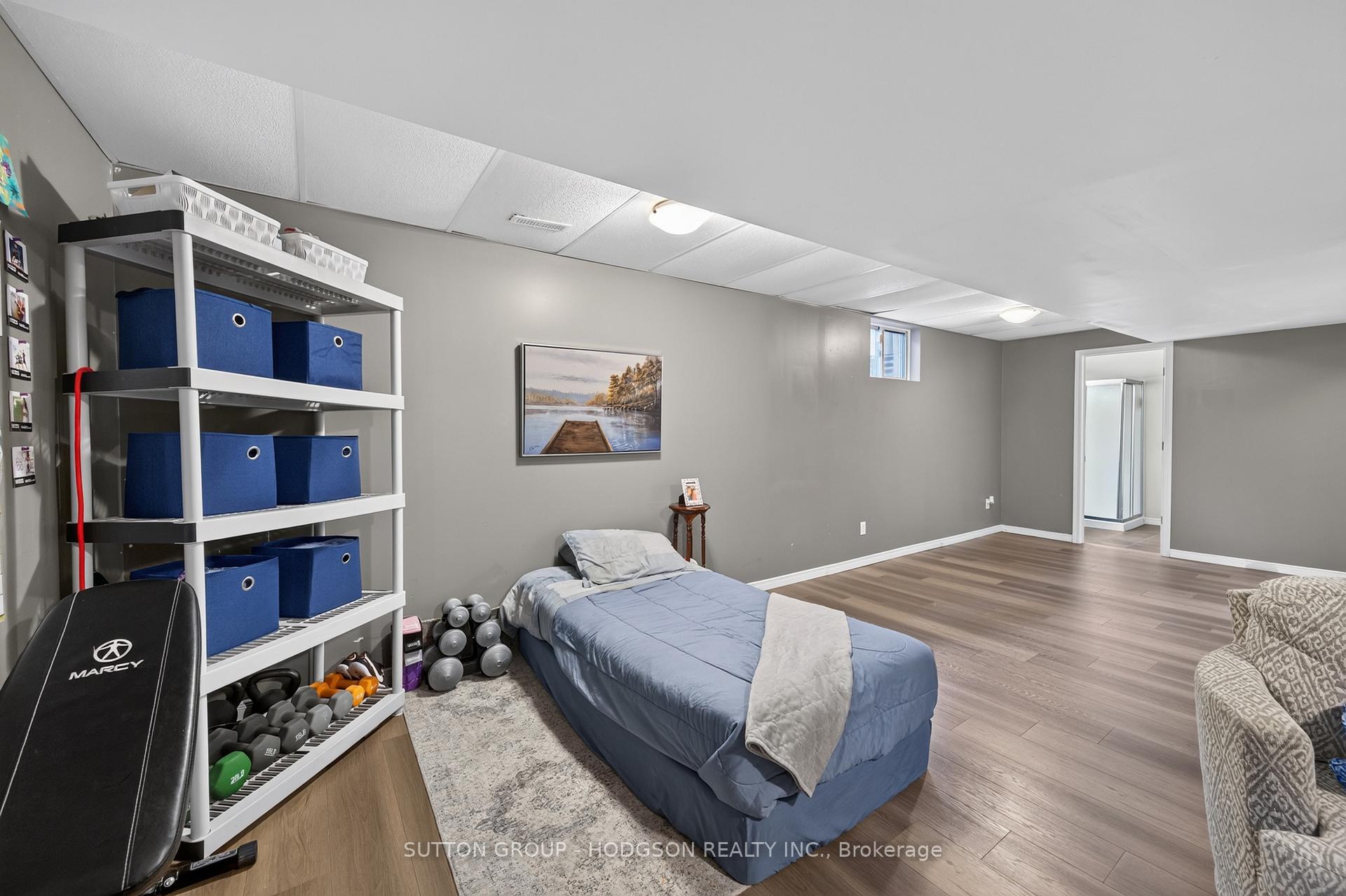 Photo 16 of 171 Emerald Road, London, South U — HOMEH