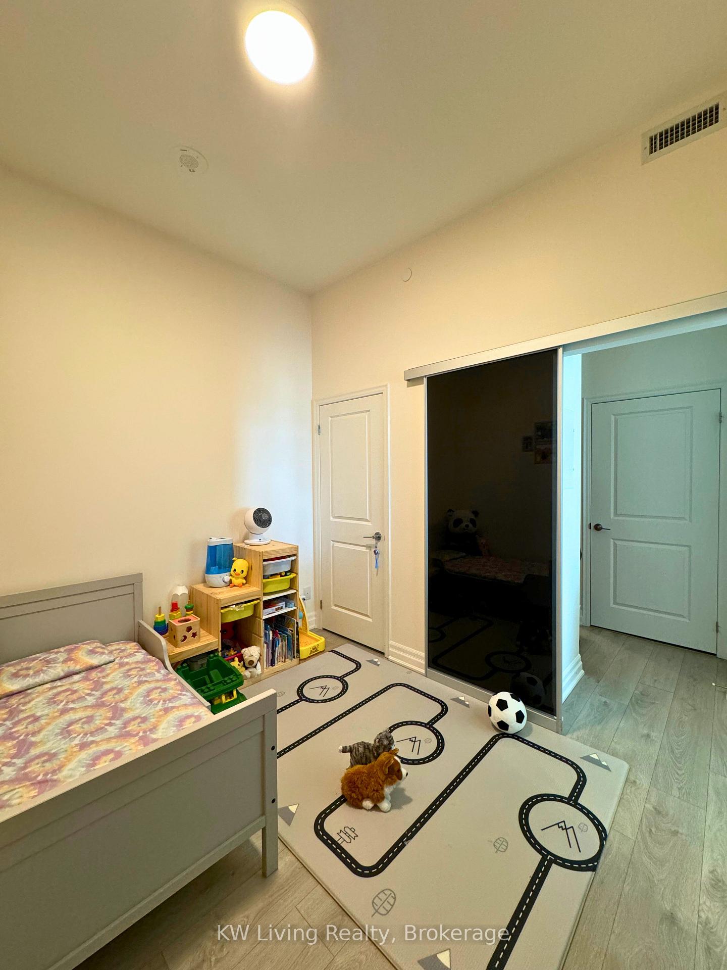 Photo 5 of Unit 406, 8 Rouge Valley Drive W, Markham, Unionville — HOMEH