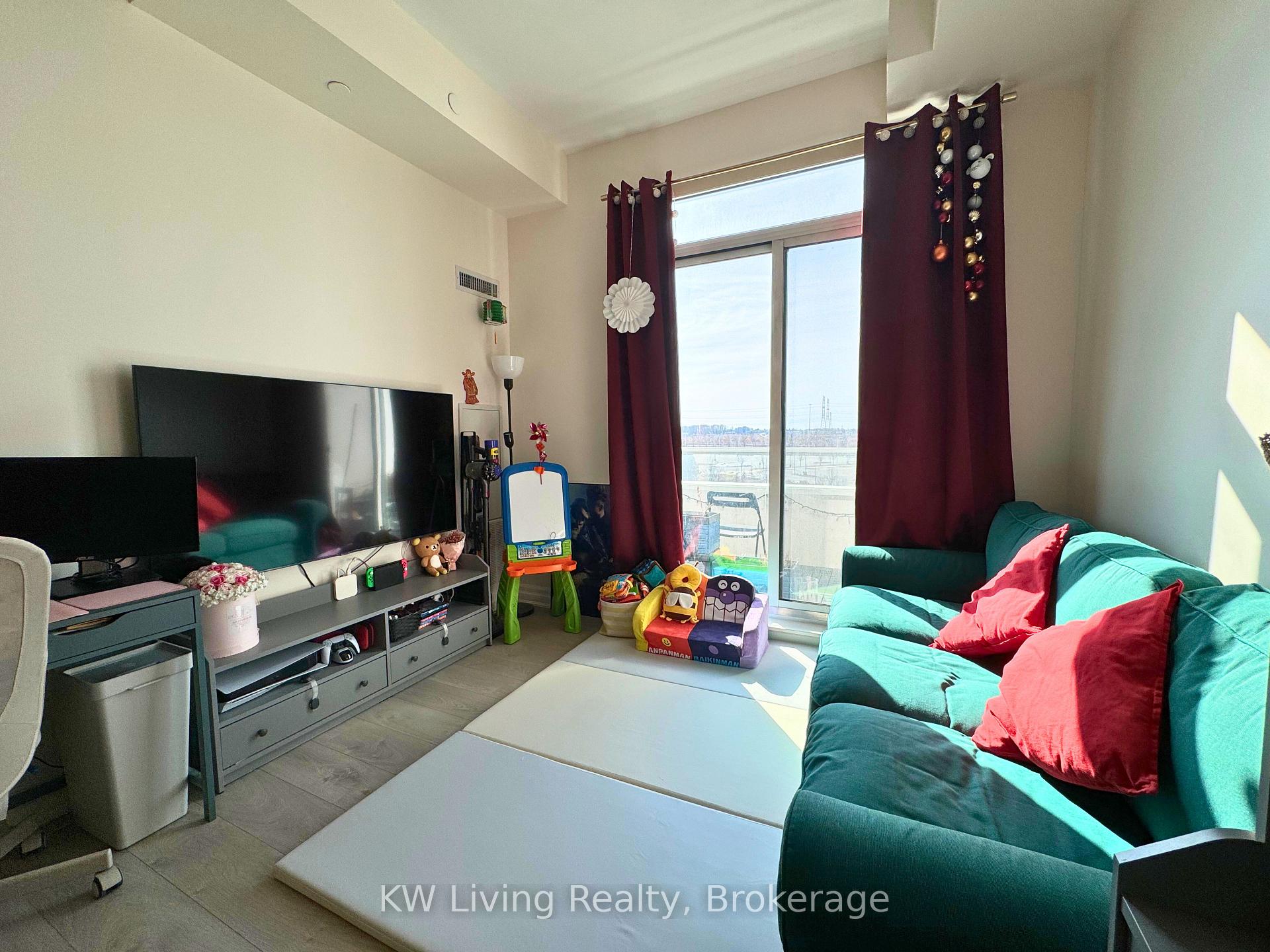 Photo 9 of Unit 406, 8 Rouge Valley Drive W, Markham, Unionville — HOMEH