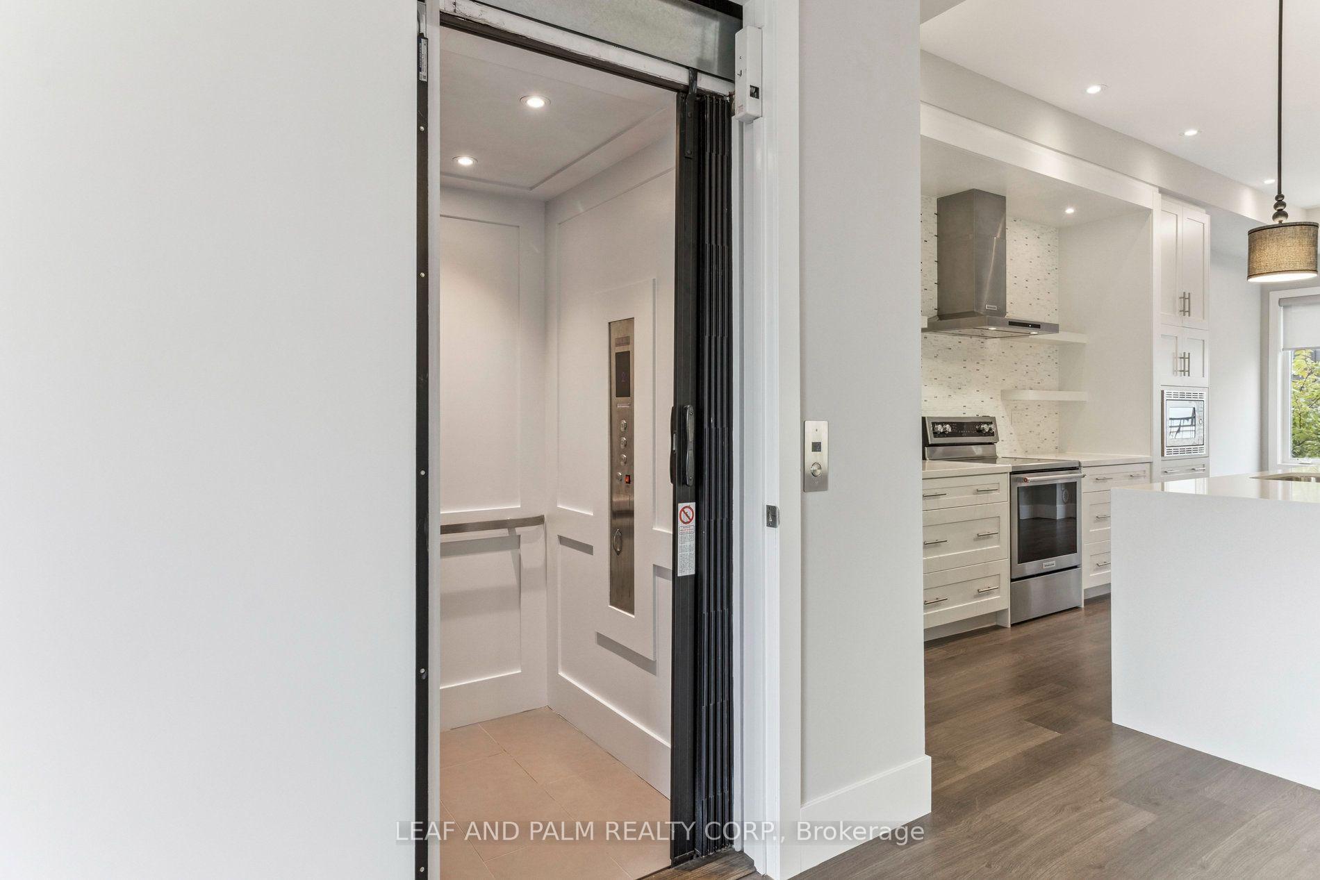 Photo 9 of 28 Cassila Way, Vaughan, Vellore Village — HOMEH