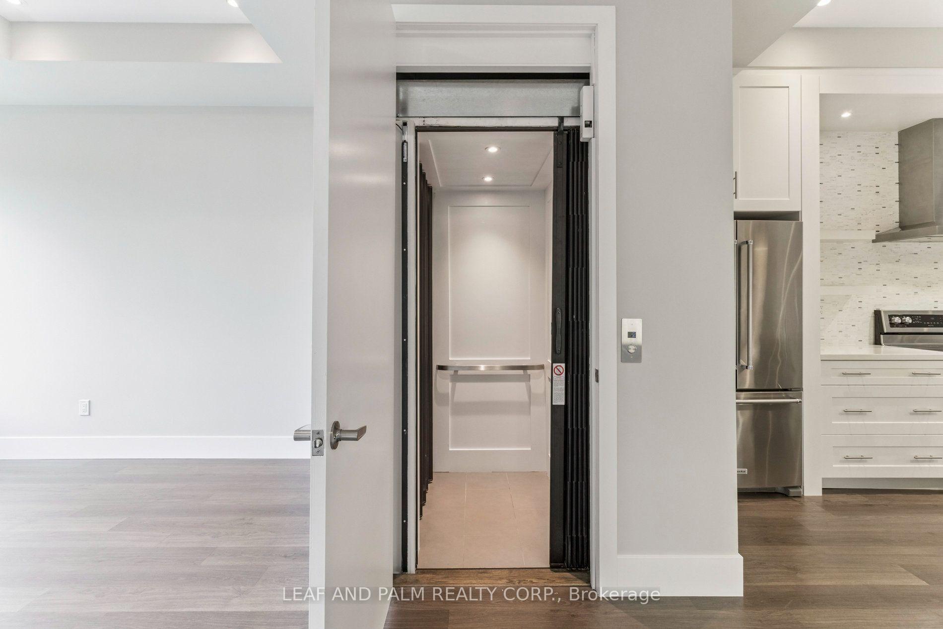 Photo 10 of 28 Cassila Way, Vaughan, Vellore Village — HOMEH