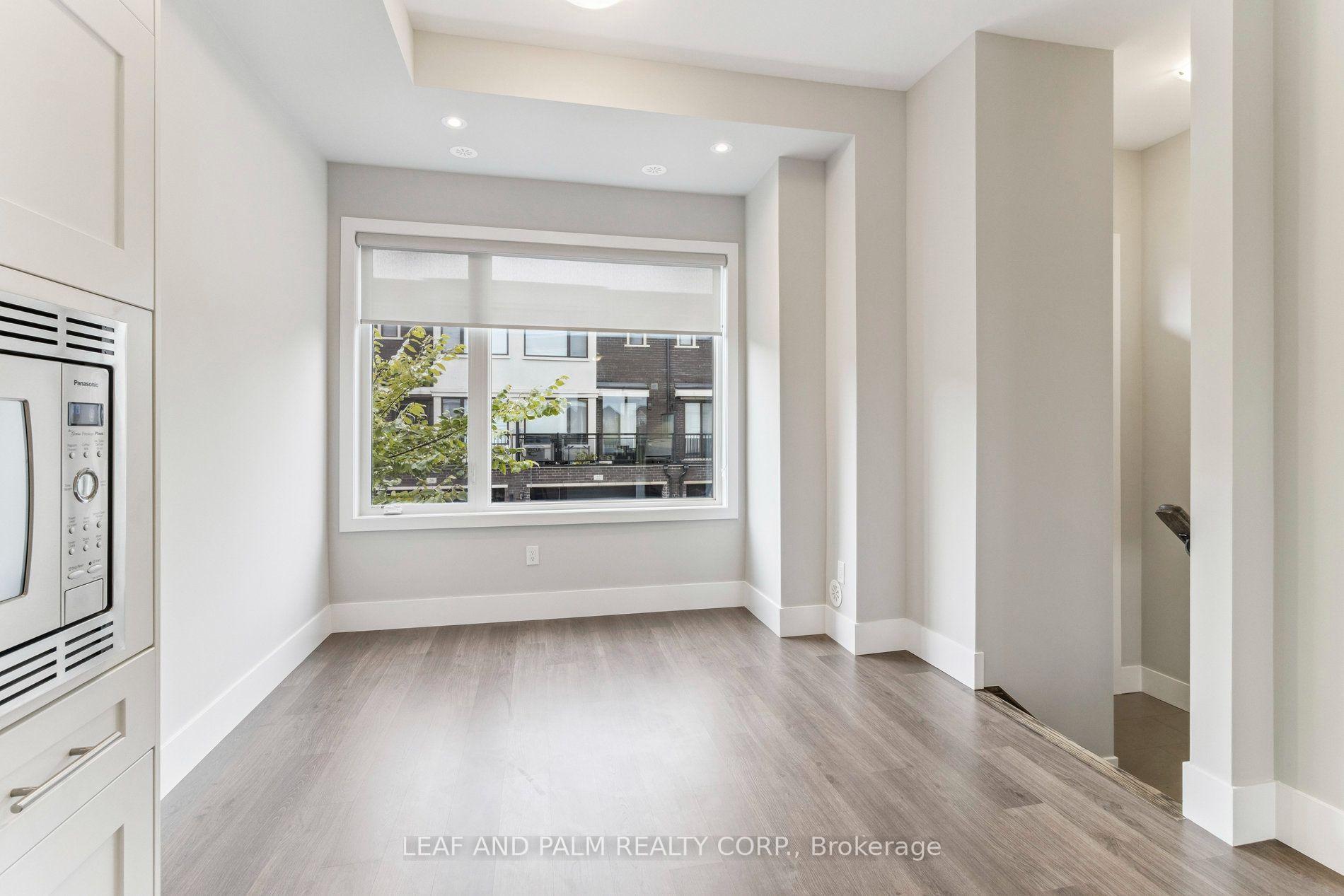 Photo 14 of 28 Cassila Way, Vaughan, Vellore Village — HOMEH