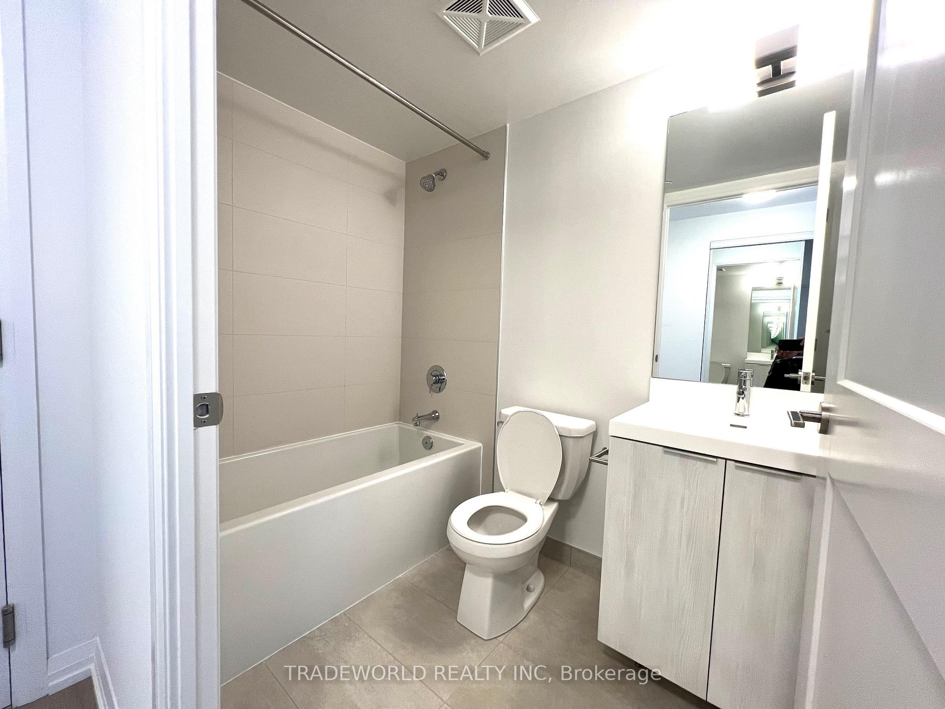 Photo 8 of Unit 4927, 28 Widmer Street, Toronto, Waterfront Communities — HOMEH