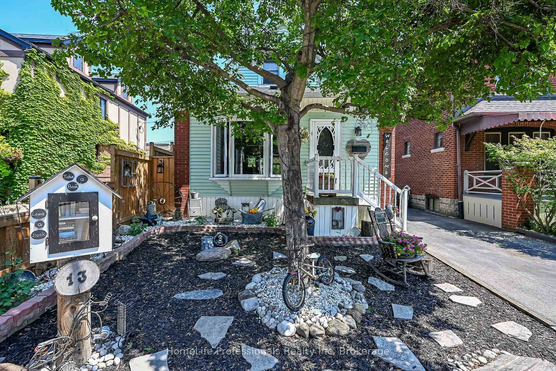 Photo 2 of 13 Paisley Avenue S, Hamilton, Westdale — HOMEH