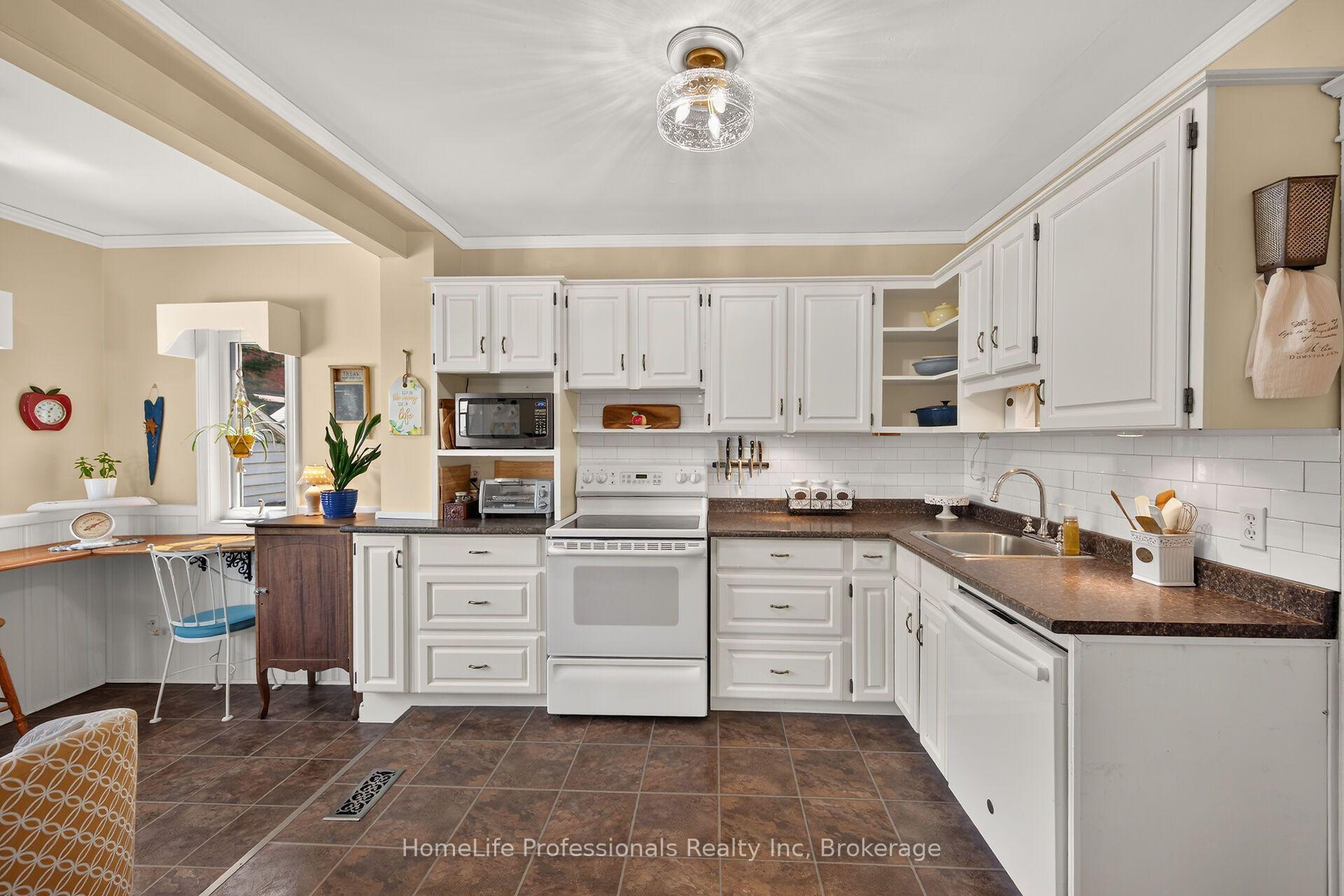 Photo 14 of 13 Paisley Avenue S, Hamilton, Westdale — HOMEH