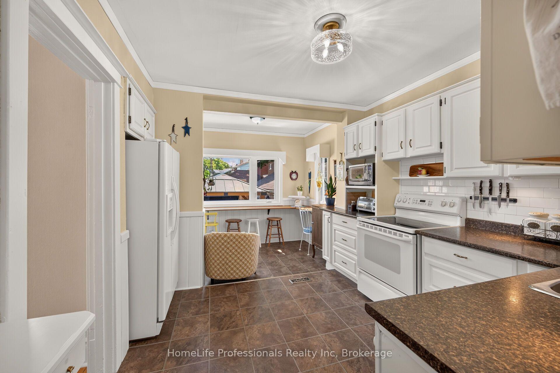 Photo 15 of 13 Paisley Avenue S, Hamilton, Westdale — HOMEH