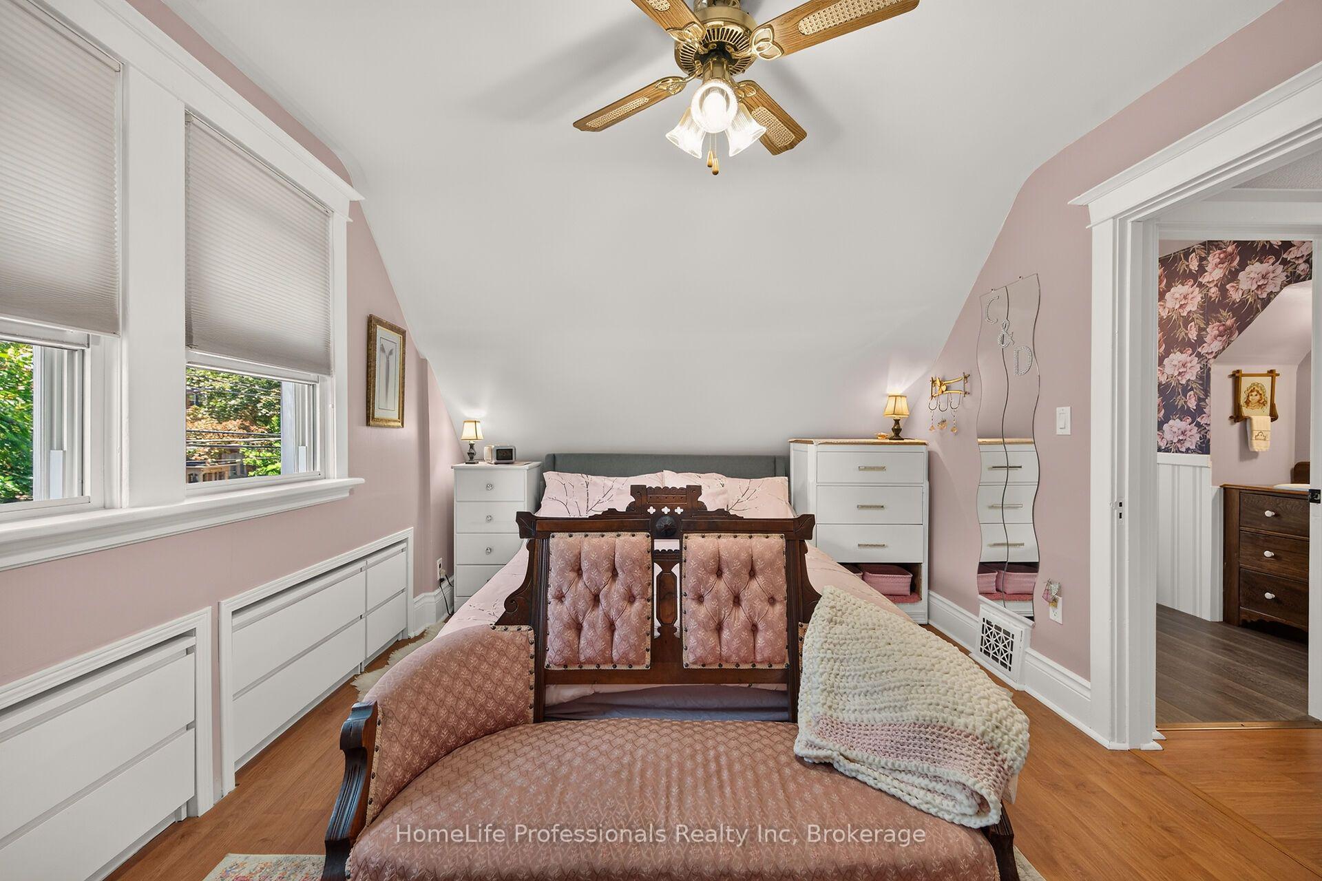Photo 23 of 13 Paisley Avenue S, Hamilton, Westdale — HOMEH