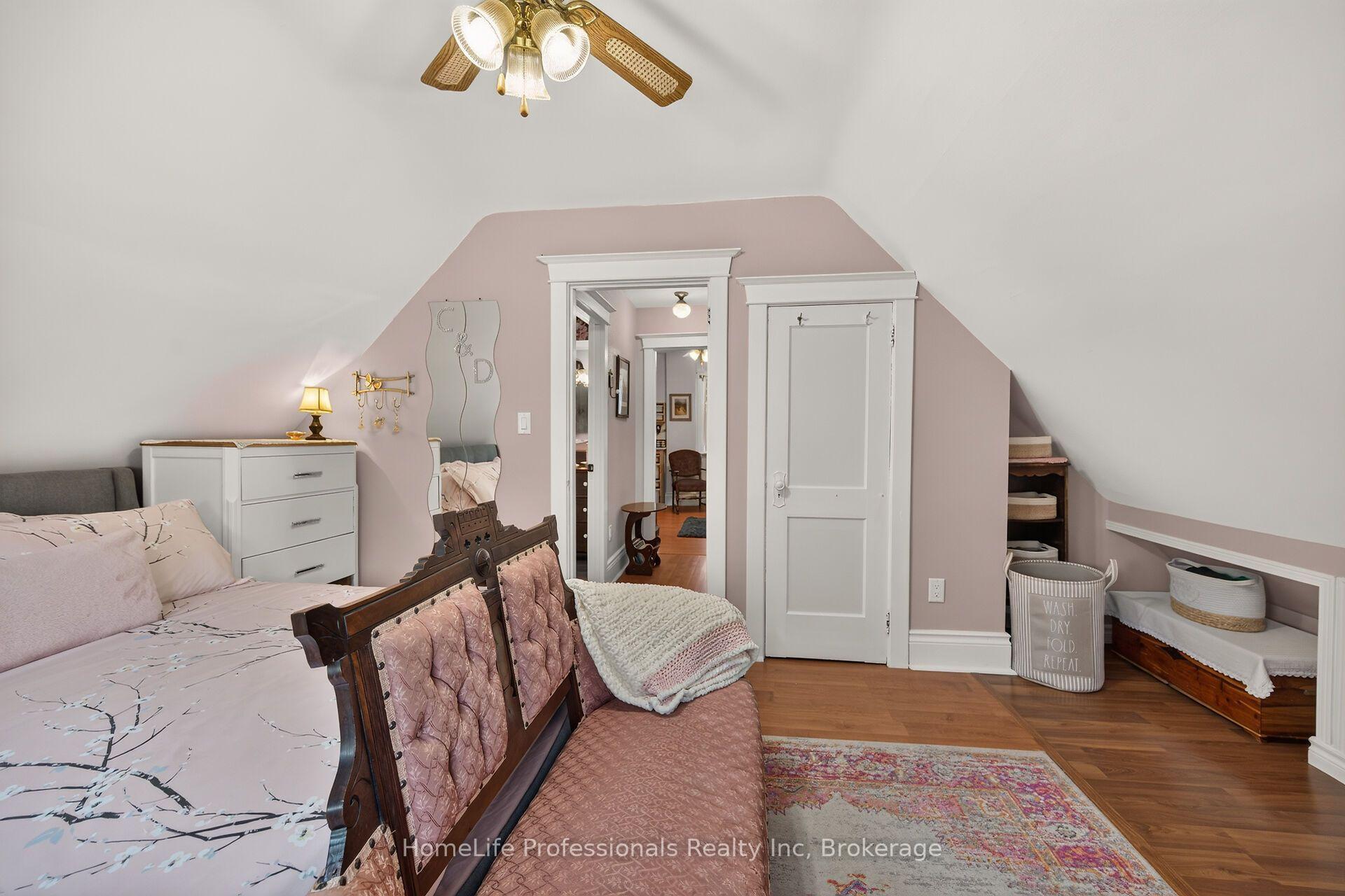 Photo 25 of 13 Paisley Avenue S, Hamilton, Westdale — HOMEH