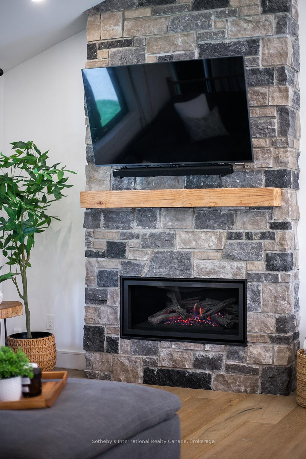 Photo 12 of 31 Slalom Gate Road, Collingwood — HOMEH