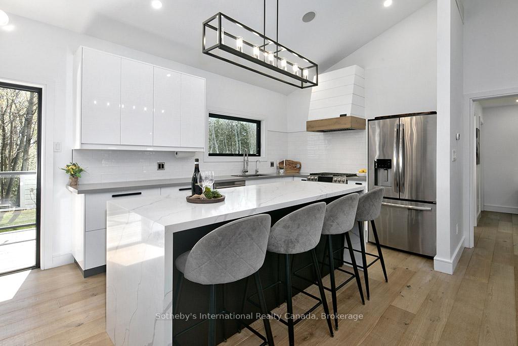 Photo 15 of 31 Slalom Gate Road, Collingwood — HOMEH