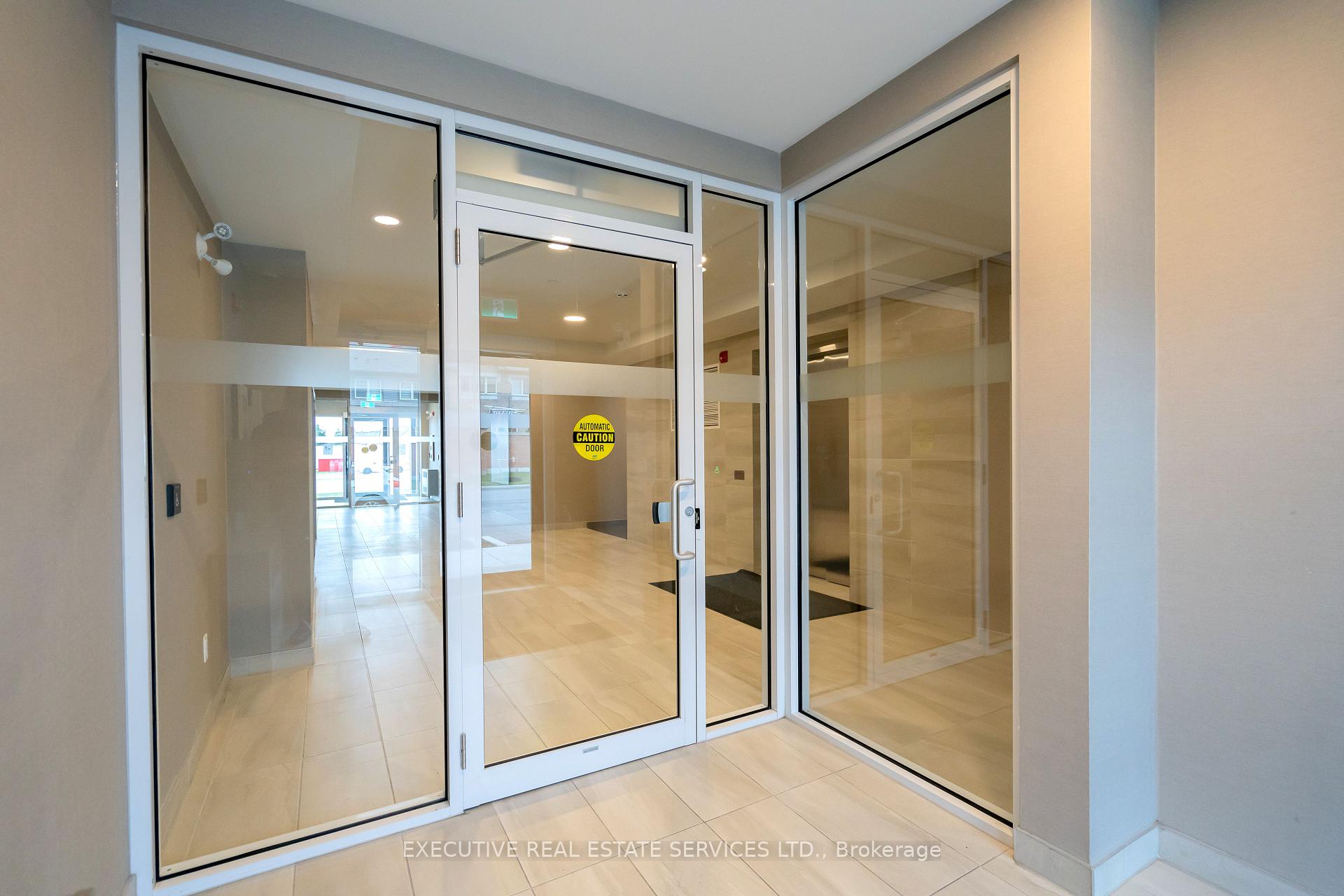 Photo 8 of Unit 402, 58 Sky Harbour Drive, Brampton, Bram West — HOMEH