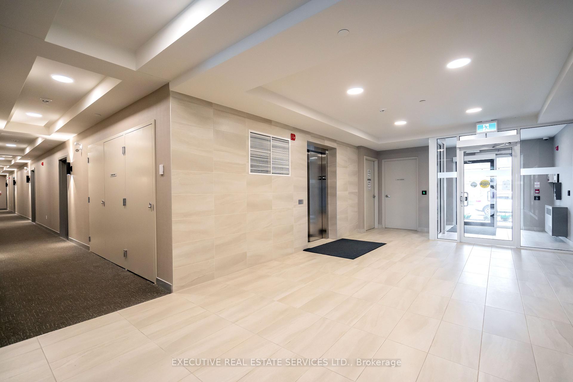 Photo 10 of Unit 402, 58 Sky Harbour Drive, Brampton, Bram West — HOMEH