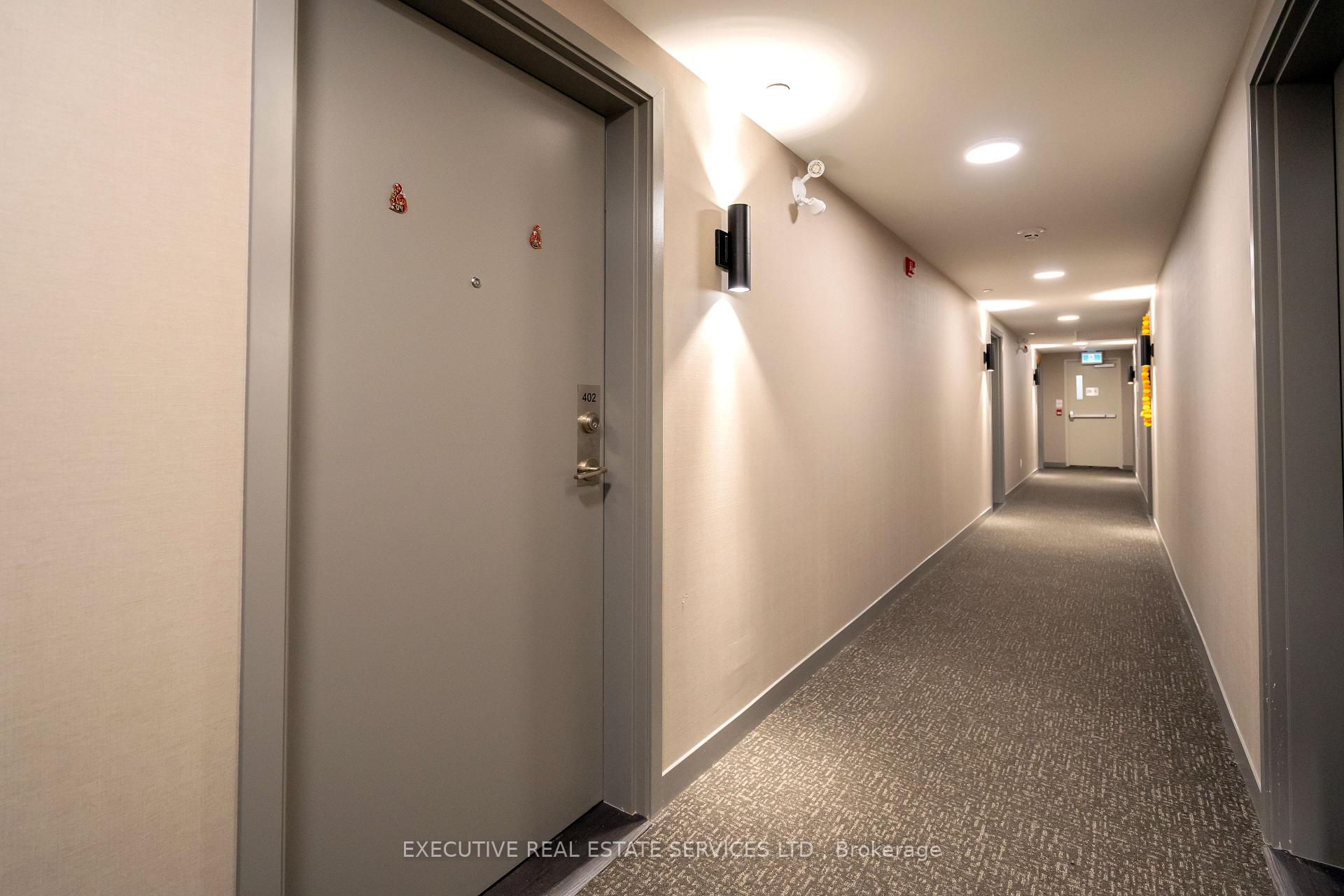 Photo 13 of Unit 402, 58 Sky Harbour Drive, Brampton, Bram West — HOMEH