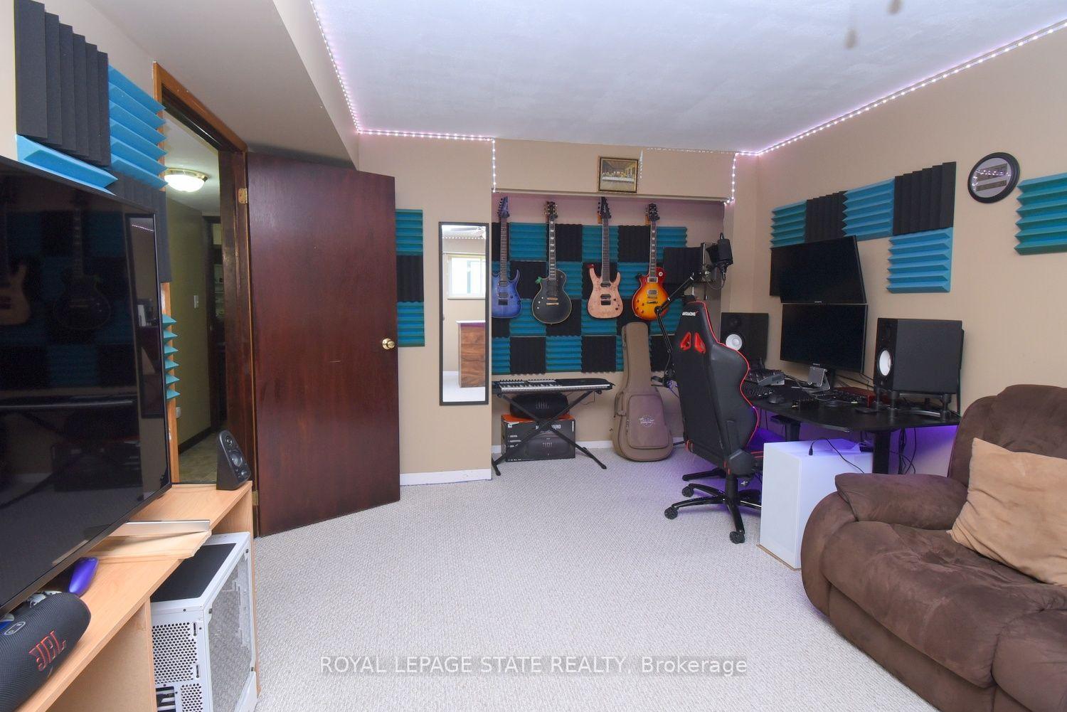 Photo 29 of 24 Buchanan Drive, Haldimand — HOMEH