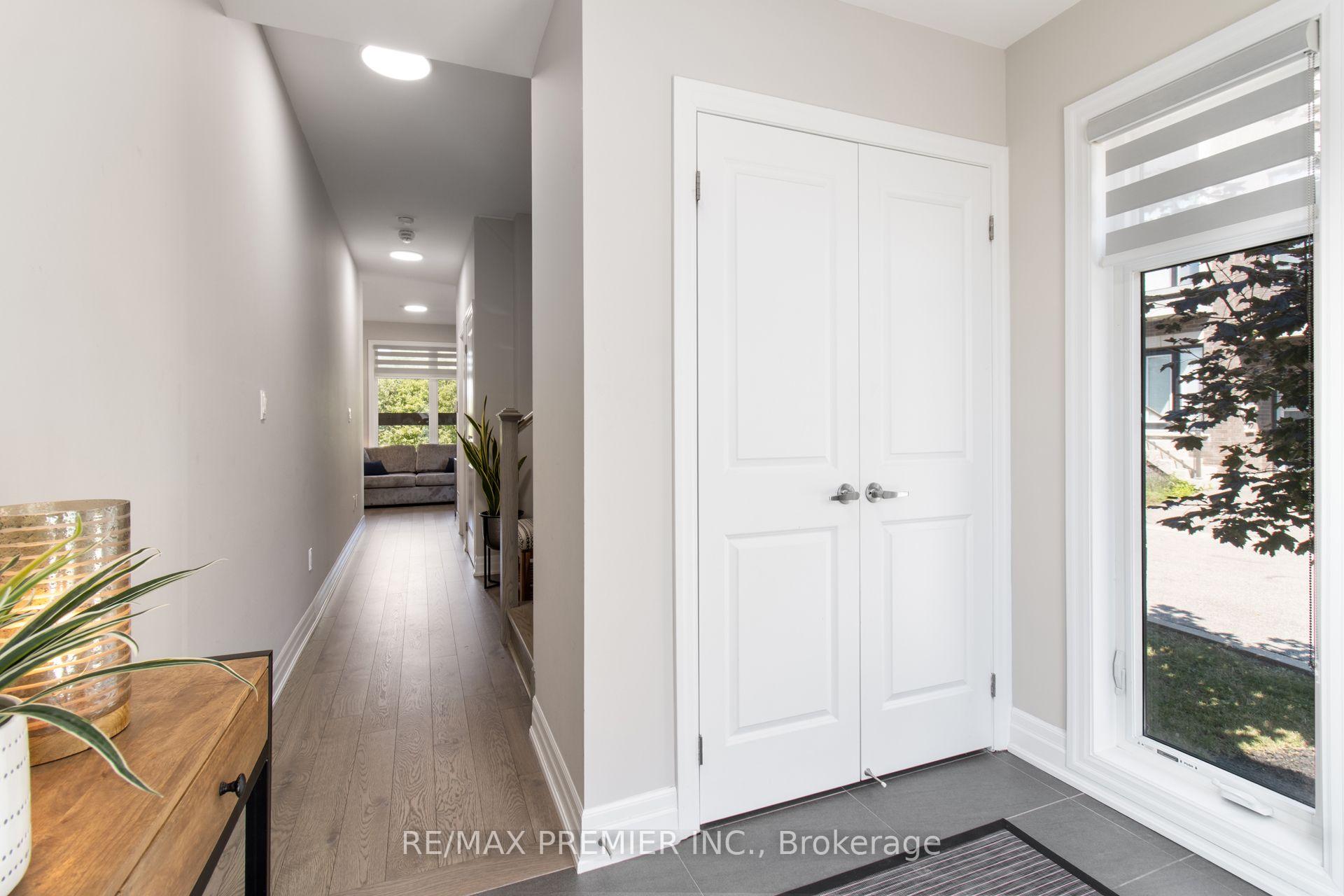 Photo 4 of 2 Gaddi Way, Vaughan, East Woodbridge — HOMEH