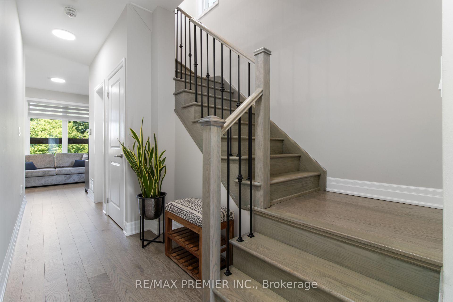 Photo 5 of 2 Gaddi Way, Vaughan, East Woodbridge — HOMEH
