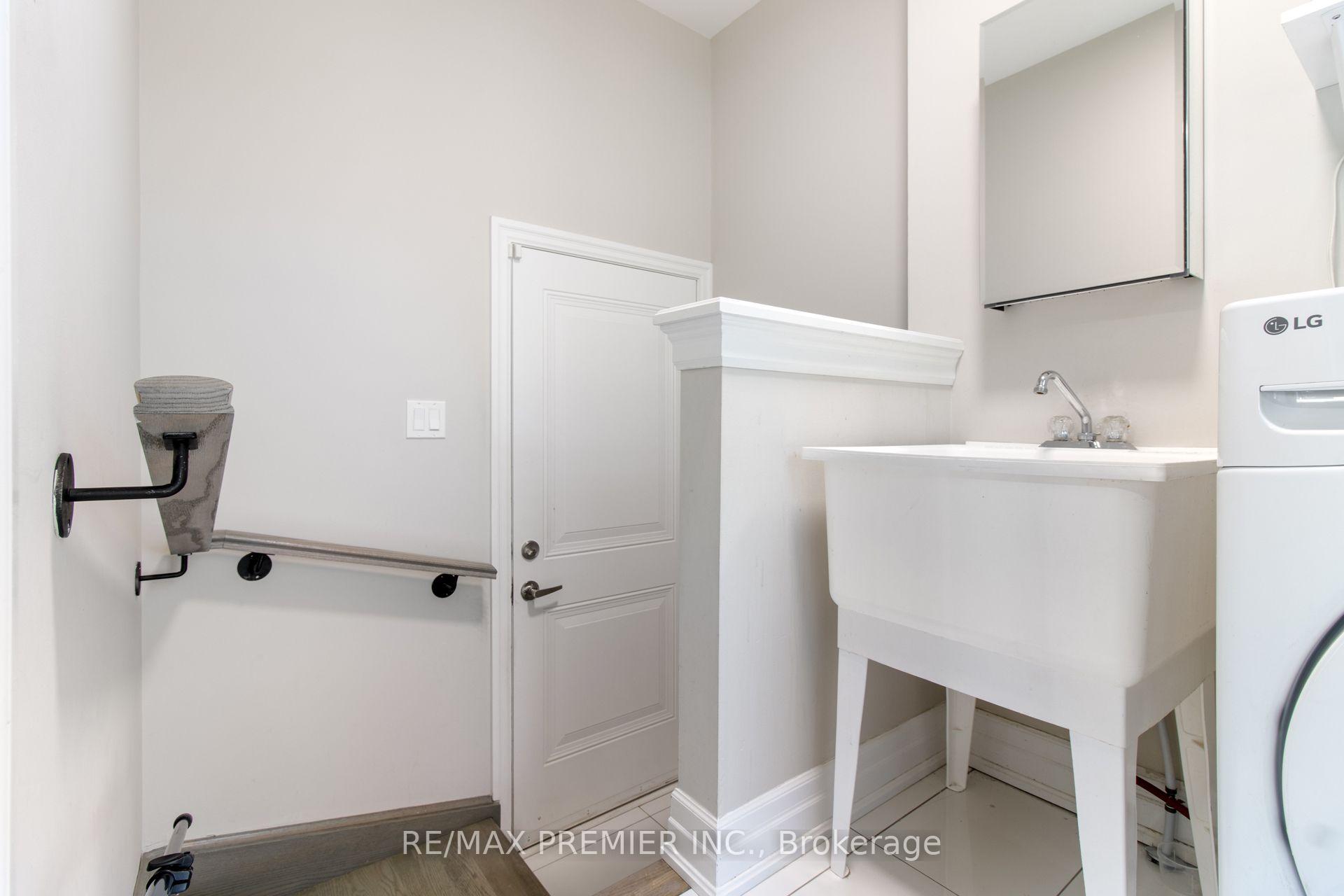 Photo 10 of 2 Gaddi Way, Vaughan, East Woodbridge — HOMEH